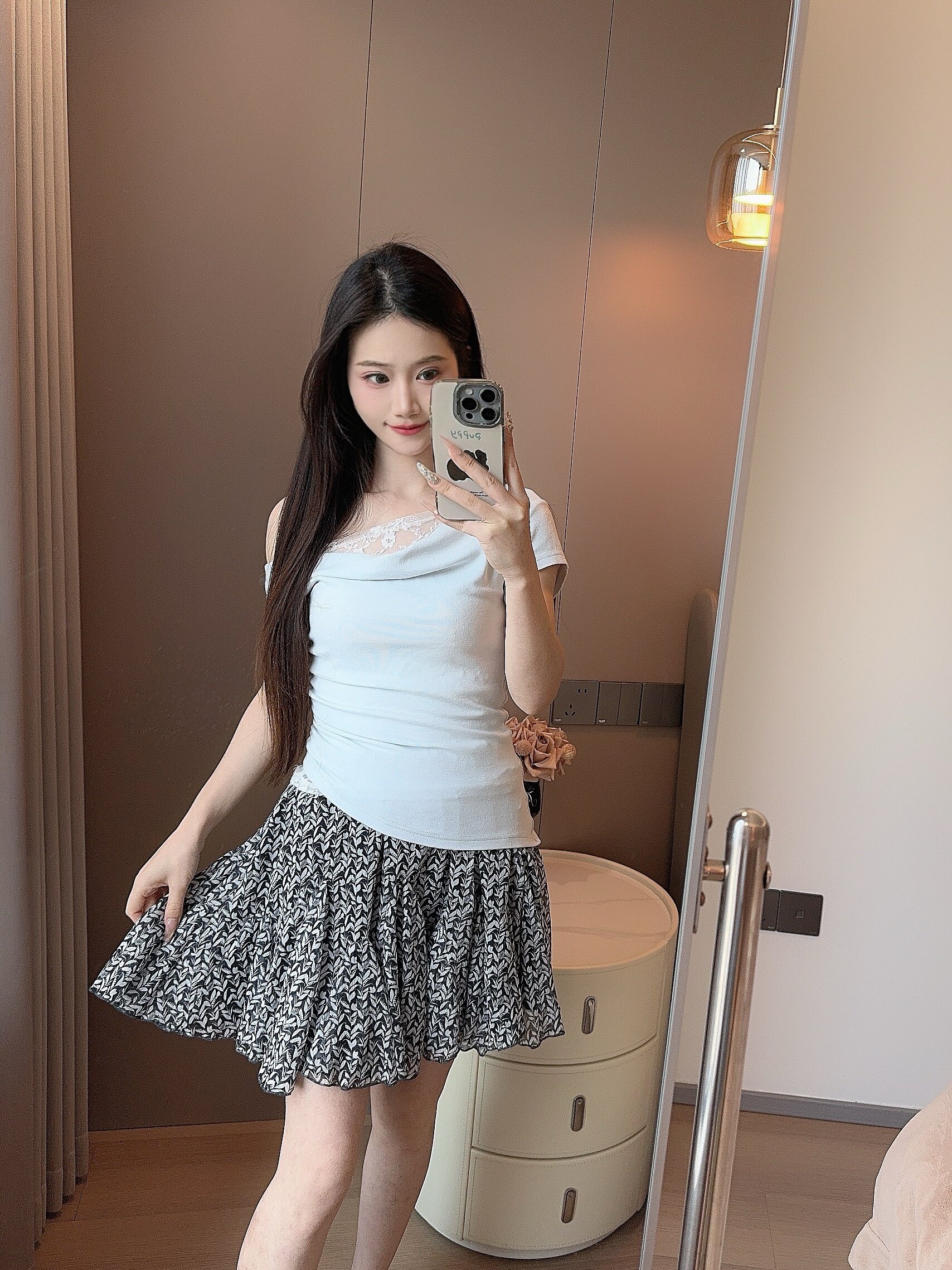 ELLE夏季法式碎花伞裙A字版型遮肉显瘦 碎花图案清新浪漫小众设计别致不撞款