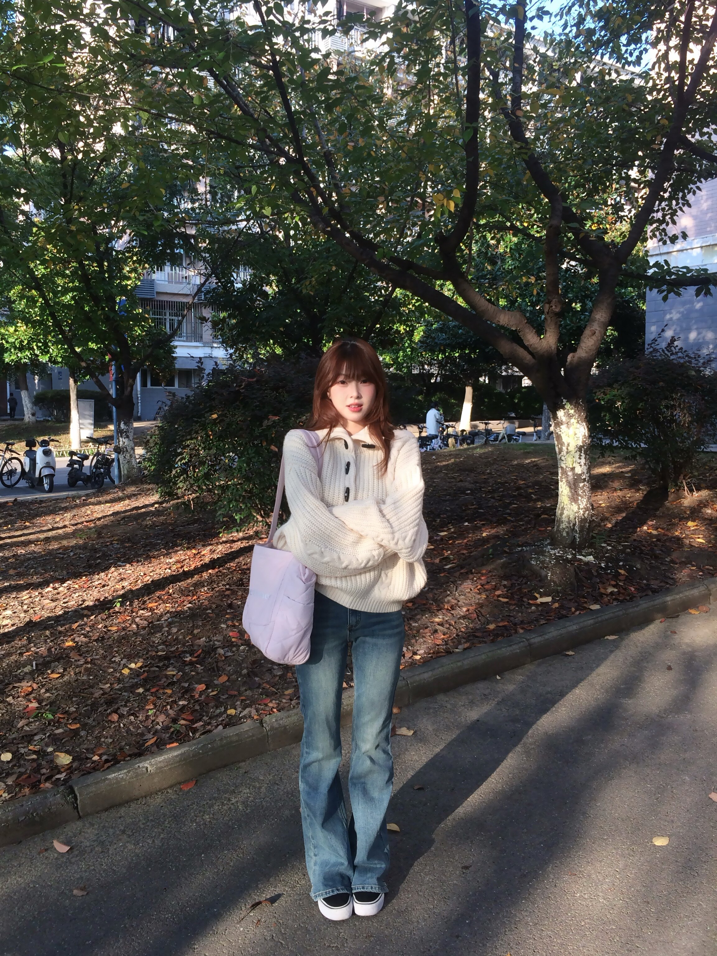 ABWLR秋冬复古微喇牛仔裤:高腰马蹄的显腿长神裤