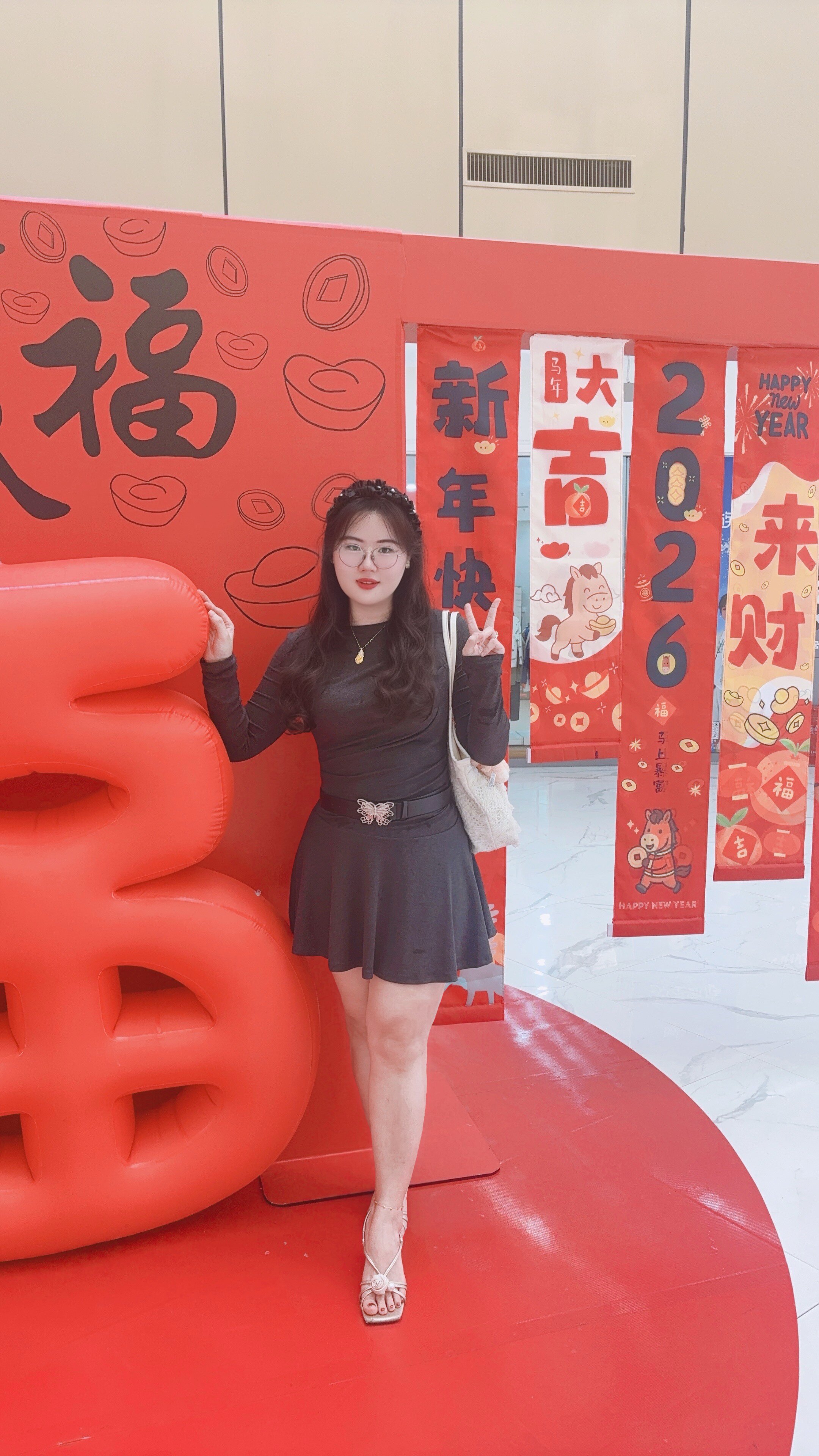 黑泽玄七2026早春新款胖mm收腰针织连衣裙：褶皱遮肉的显瘦自信美学