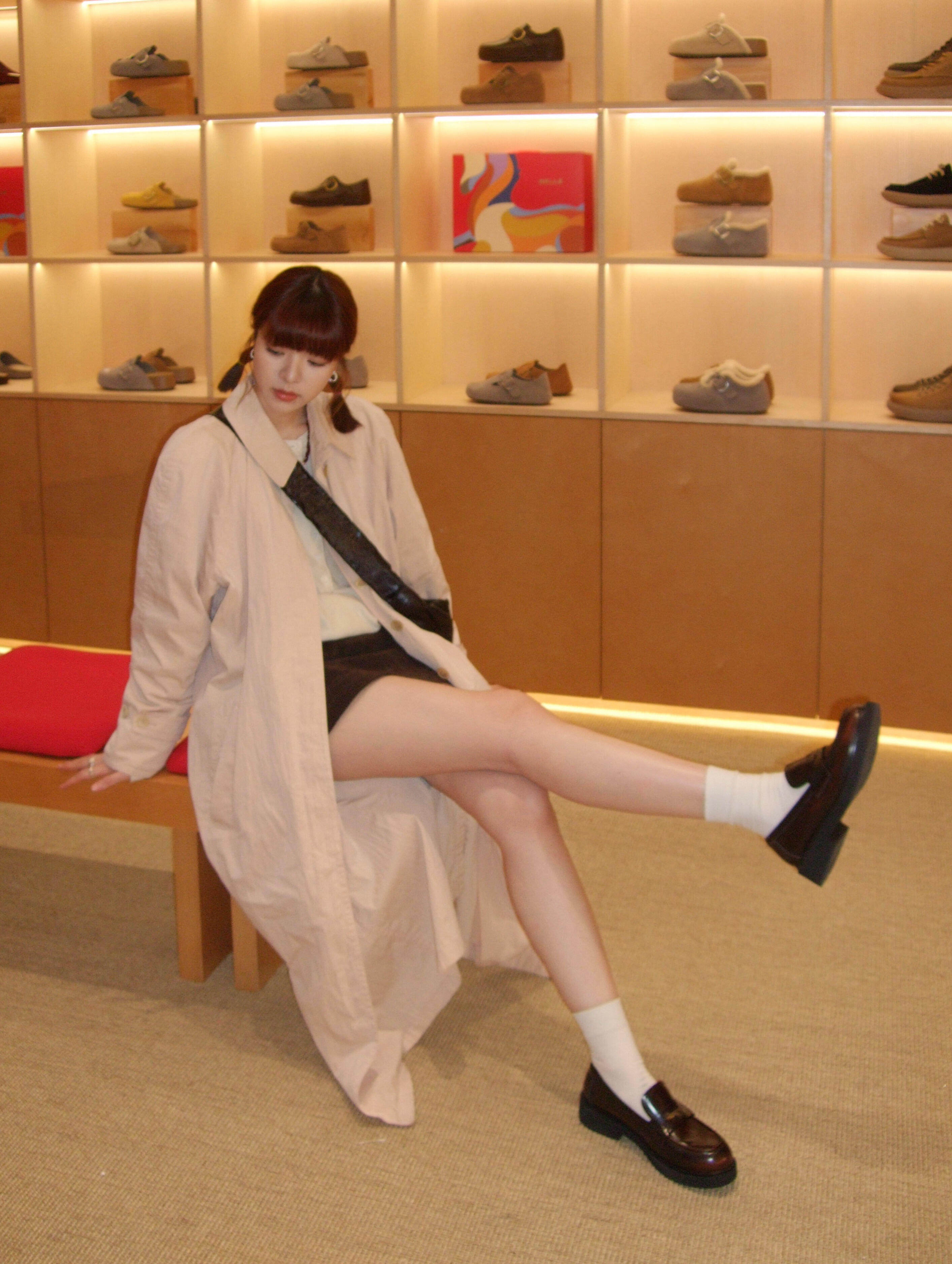 宋佳同款百丽海鸥乐福鞋2.0：厚底真皮的英伦飒爽美学