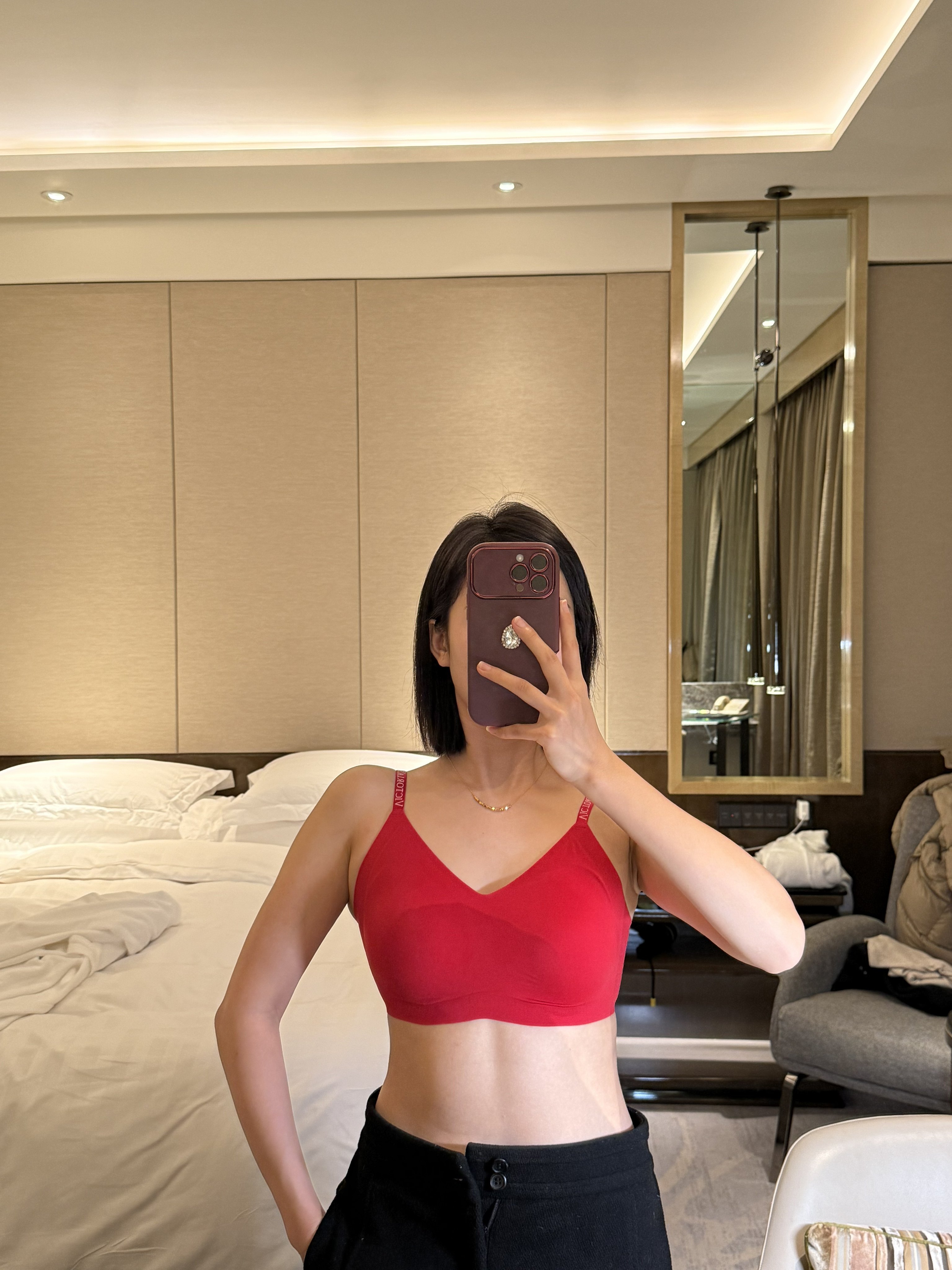 VICTORIA'S SECRET维密明星同款果冻条反重力PRO文胸：果冻胶条的软支撑美学