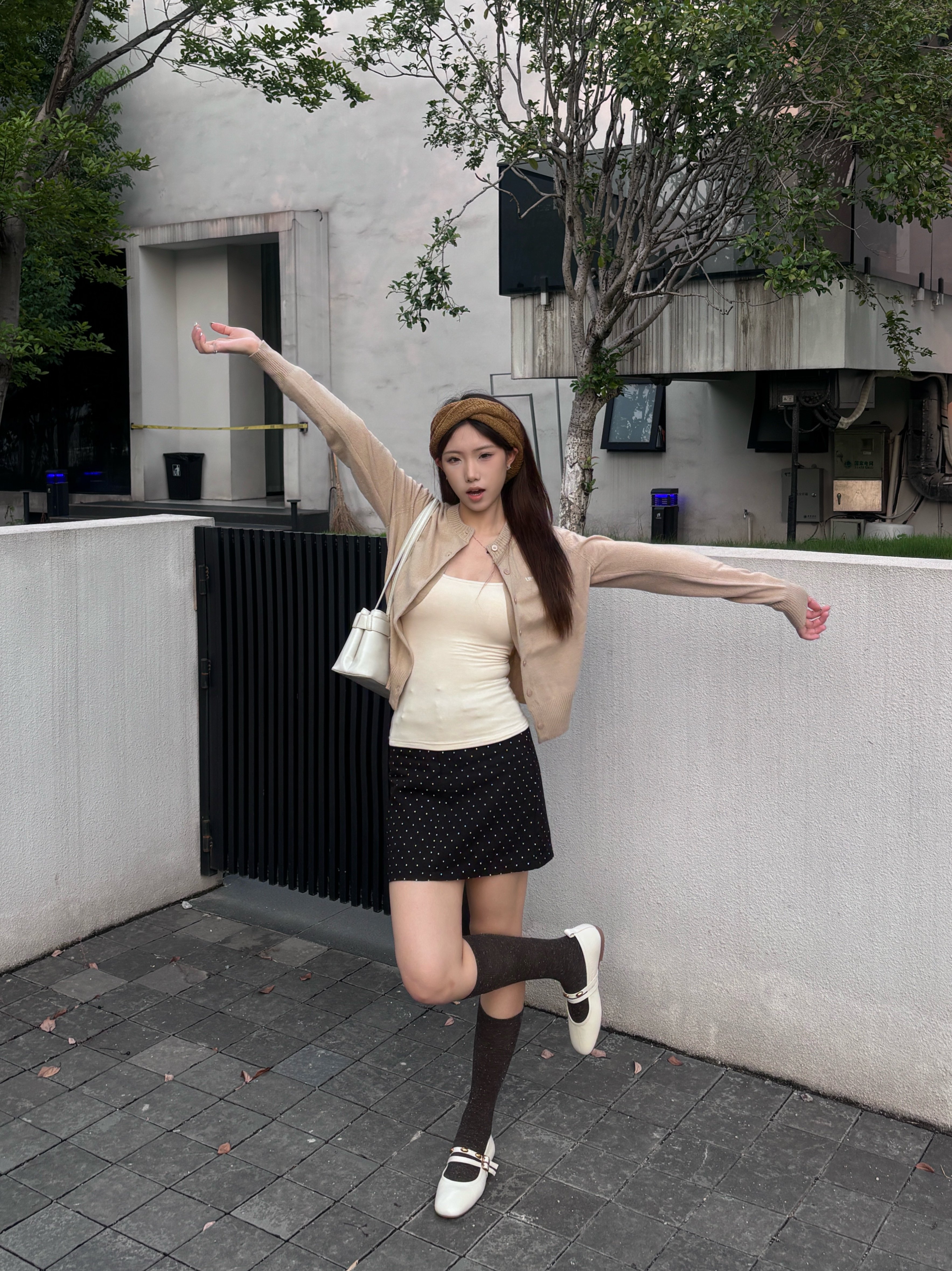 百丽小金豆芭蕾玛丽珍鞋 羊皮材质柔软亲肤 蛋卷鞋底舒适不累脚