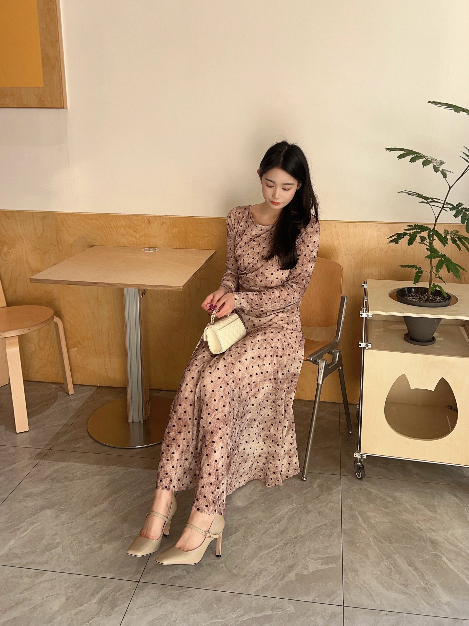 Nine West玖熙「午后洽谈」高跟玛丽珍鞋：2026春季的通勤复古美学