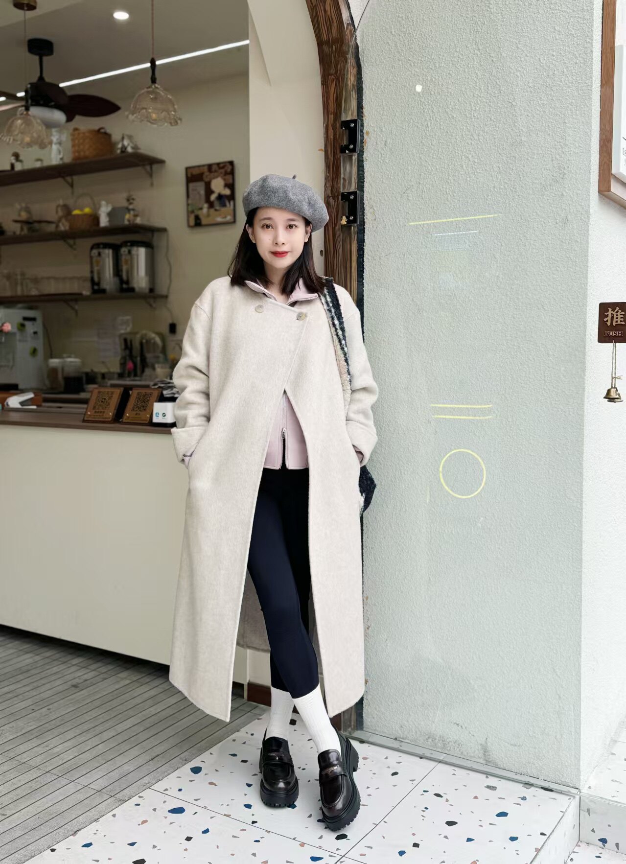 宋佳同款百丽海鸥乐福鞋2.0：厚底真皮的英伦飒爽美学