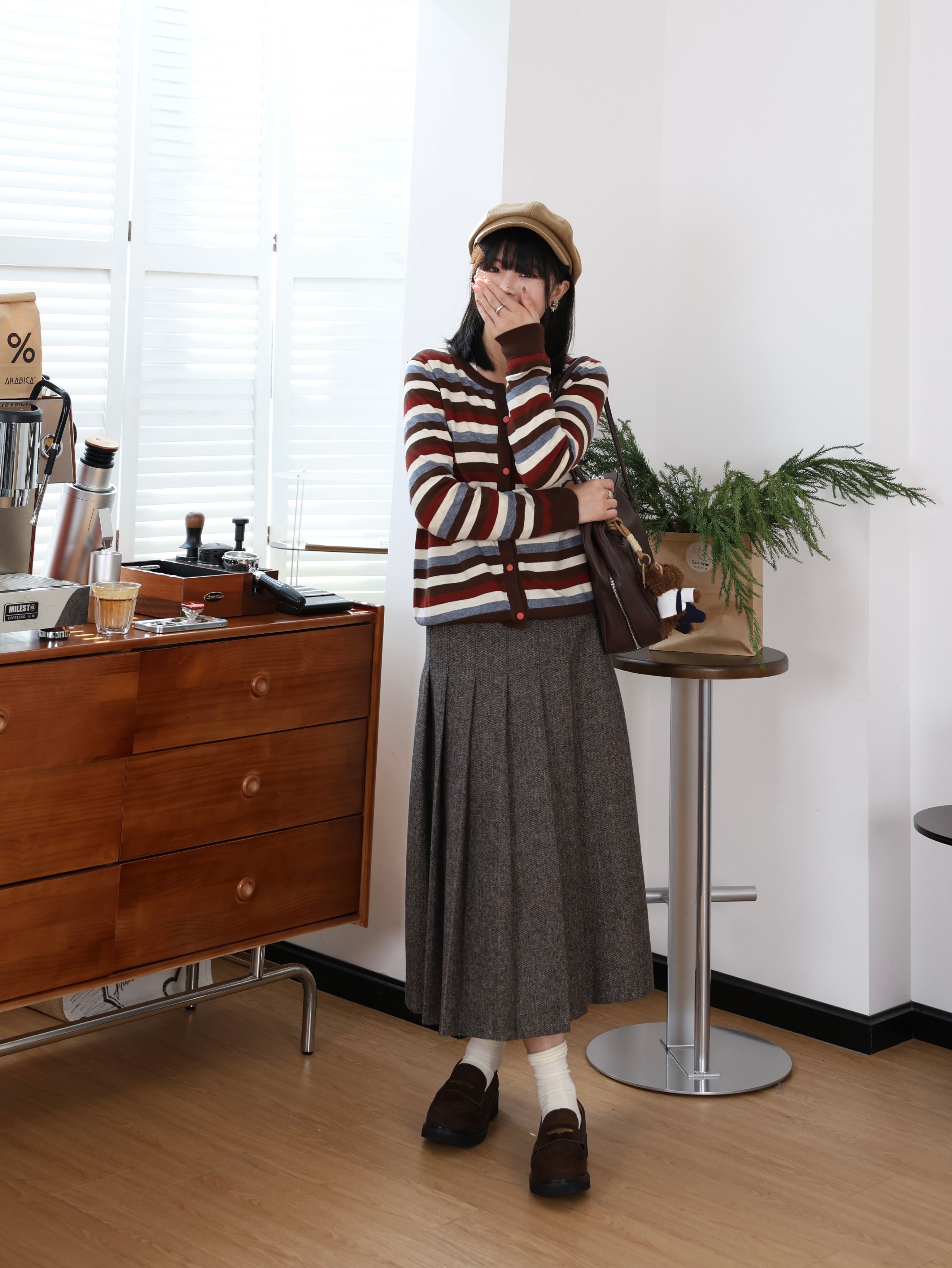 宋佳同款百丽海鸥乐福鞋2.0：厚底真皮的英伦飒爽美学