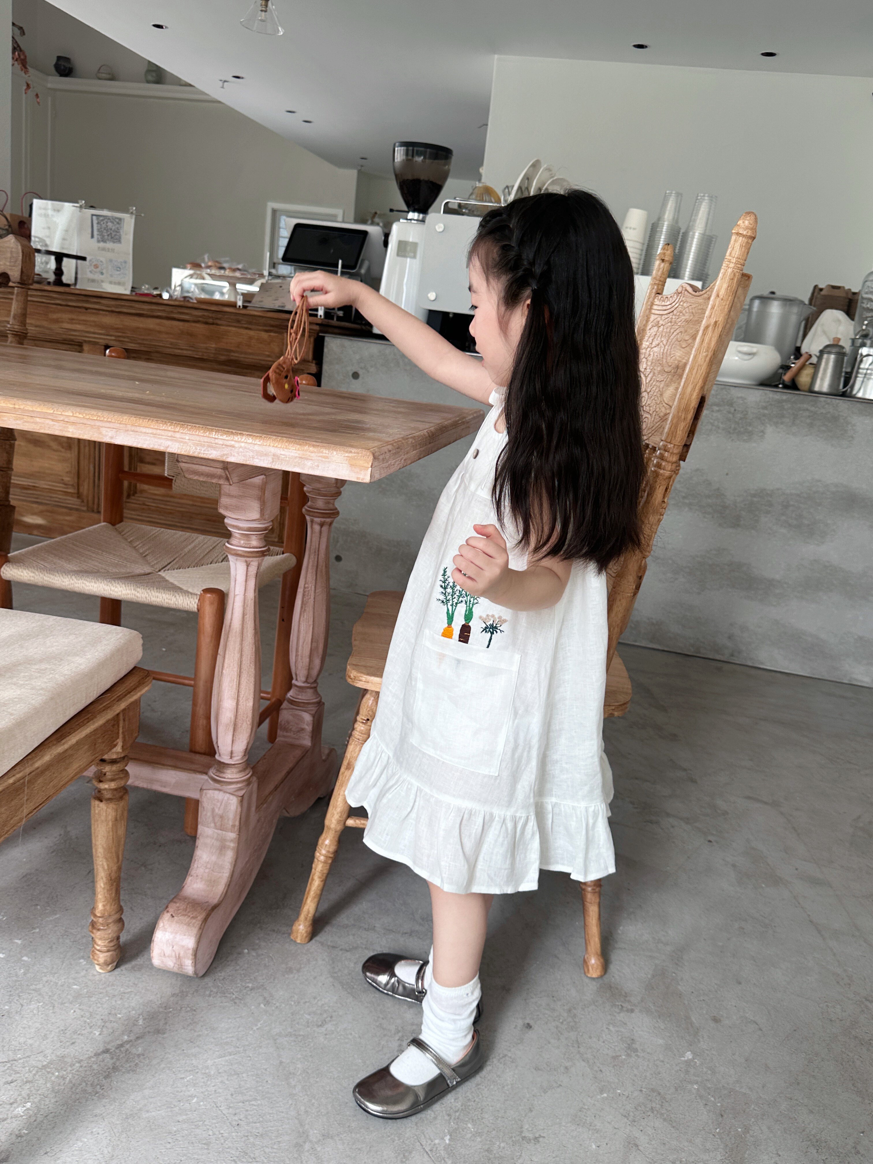 Customer photo for White Single-Layer (Machine Embroidery), 110cm