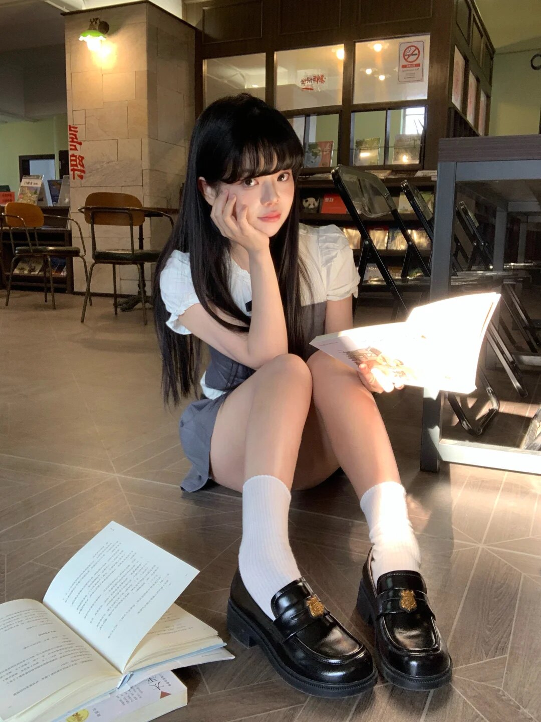 天美意teenmix王玉雯同款金色徽章常青藤乐福鞋：厚底真皮的学院复古美学