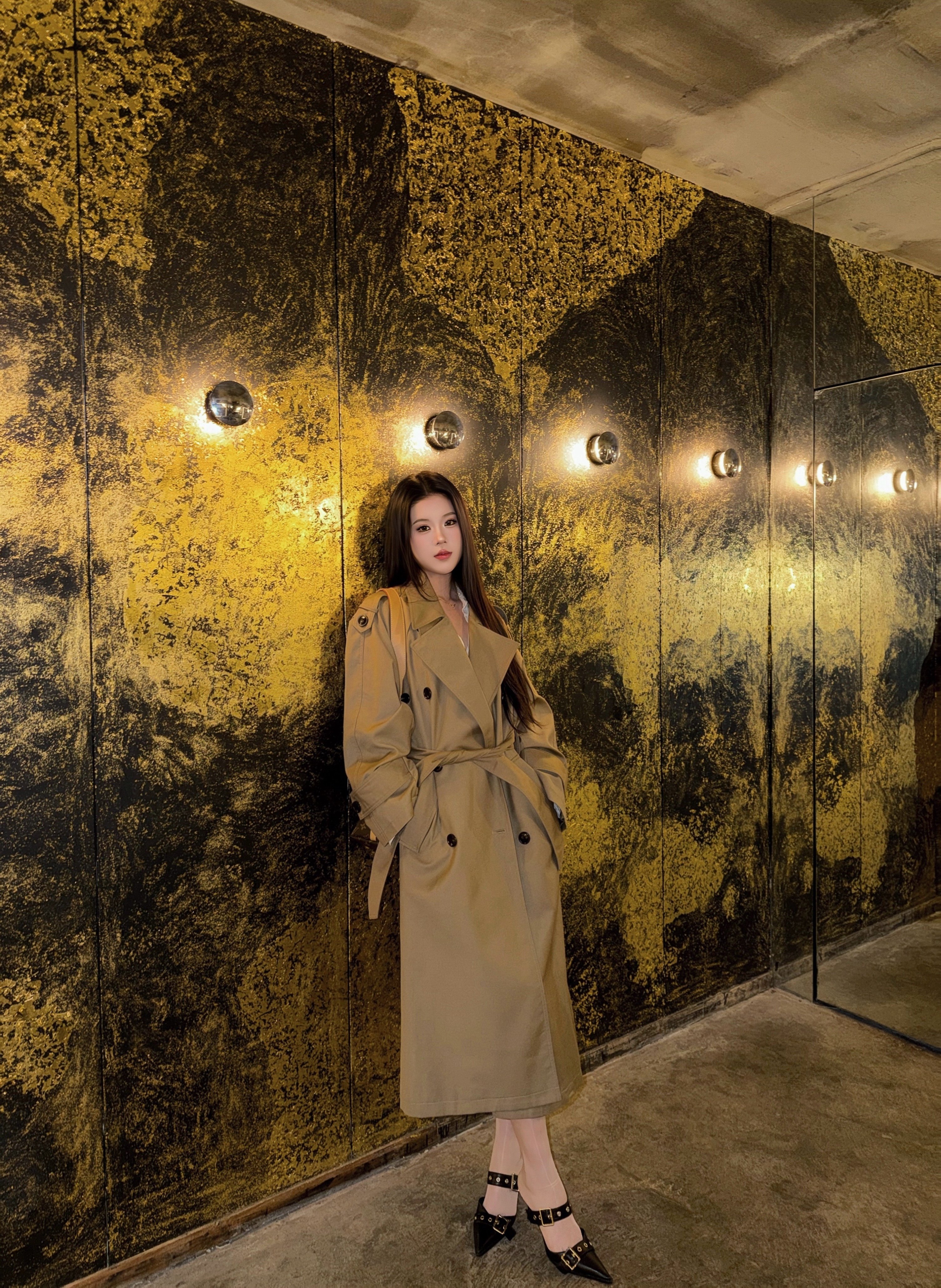 解锁法式优雅密码——周淼ZHOUMIAO"巴黎旧梦"风衣穿搭图鉴