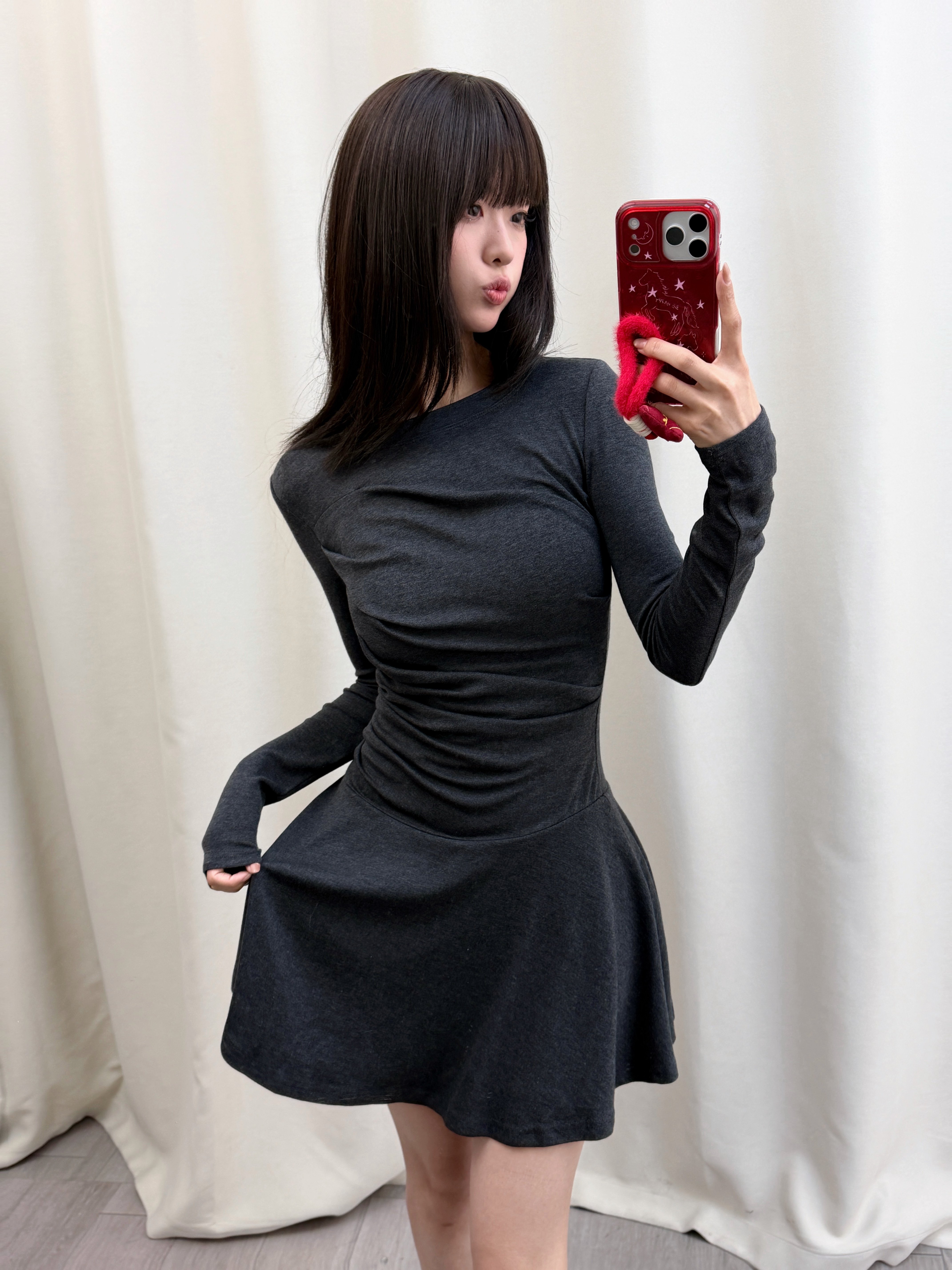 黑泽玄七2026早春新款胖mm收腰针织连衣裙：褶皱遮肉的显瘦自信美学