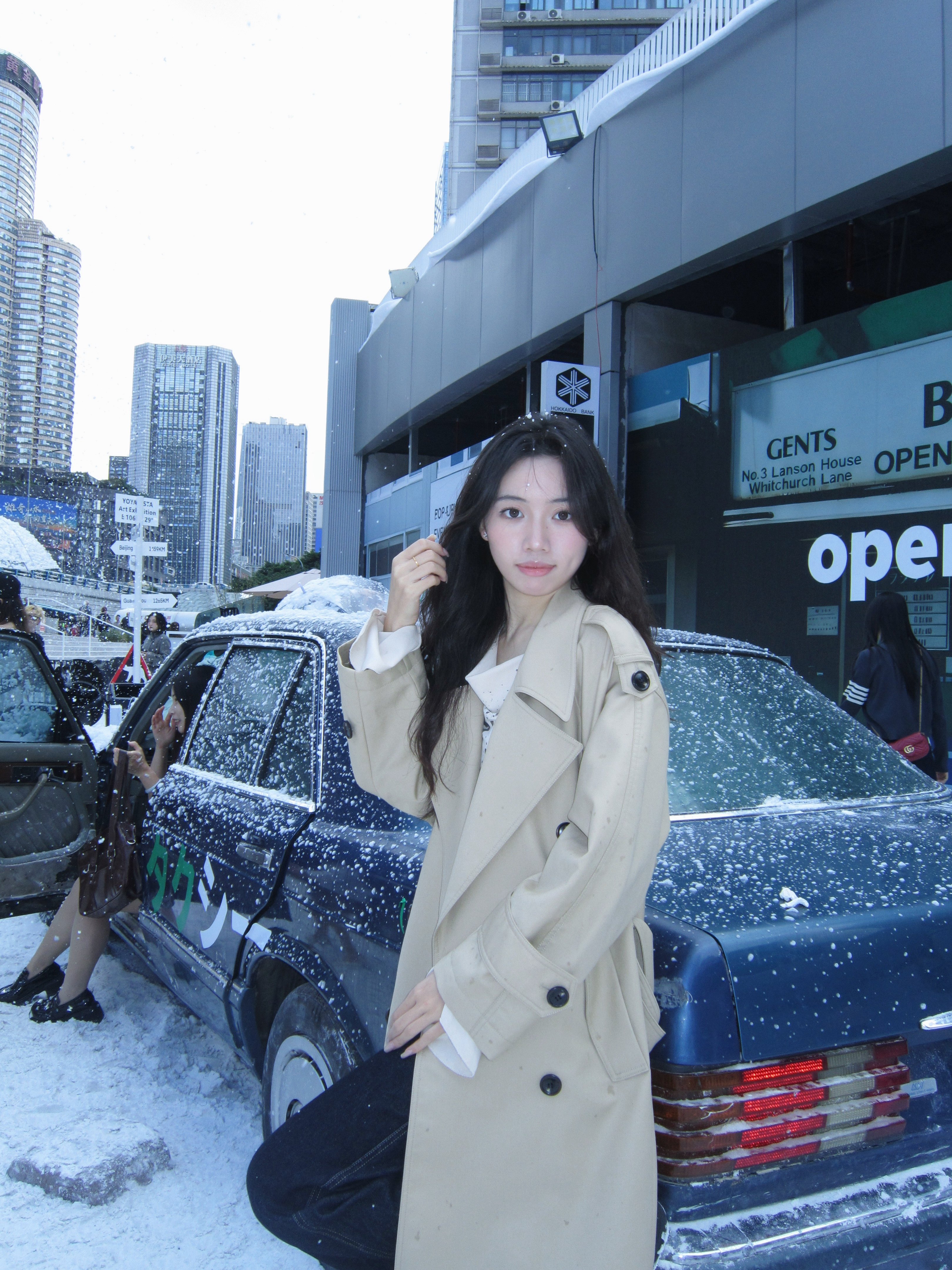 解锁法式优雅密码——周淼ZHOUMIAO"巴黎旧梦"风衣穿搭图鉴