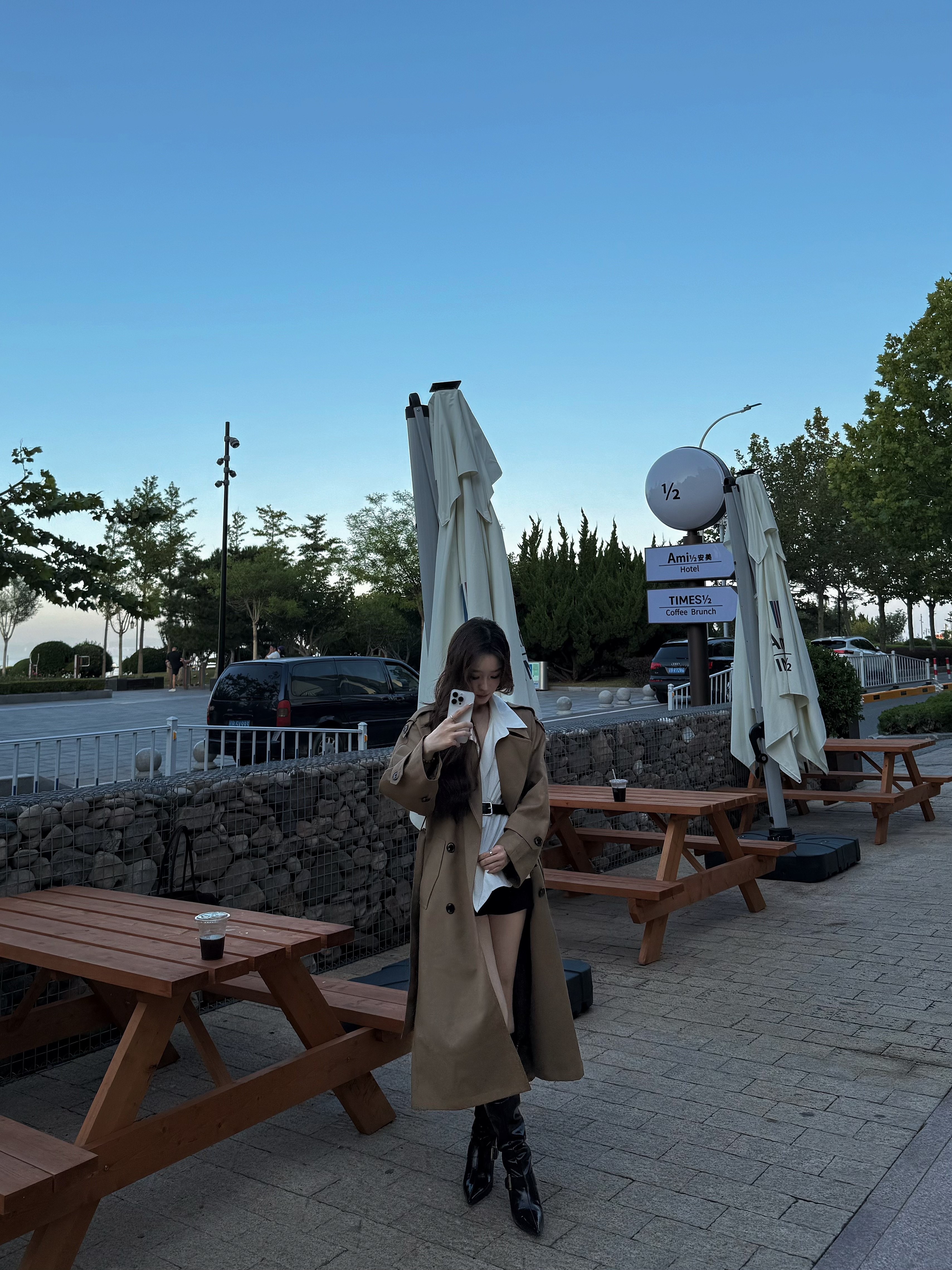 解锁法式优雅密码——周淼ZHOUMIAO"巴黎旧梦"风衣穿搭图鉴