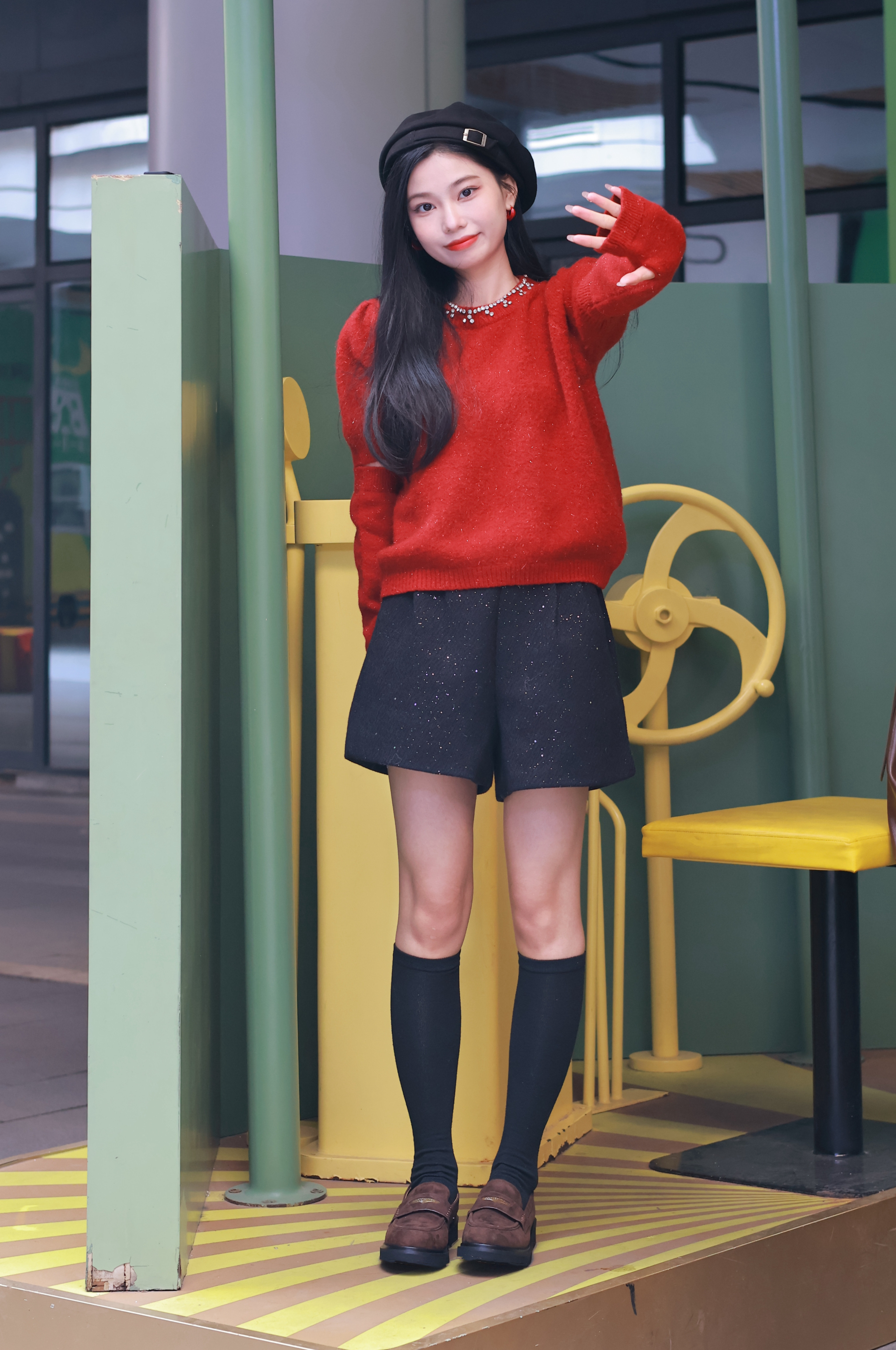 宋佳同款百丽海鸥乐福鞋2.0：厚底真皮的英伦飒爽美学