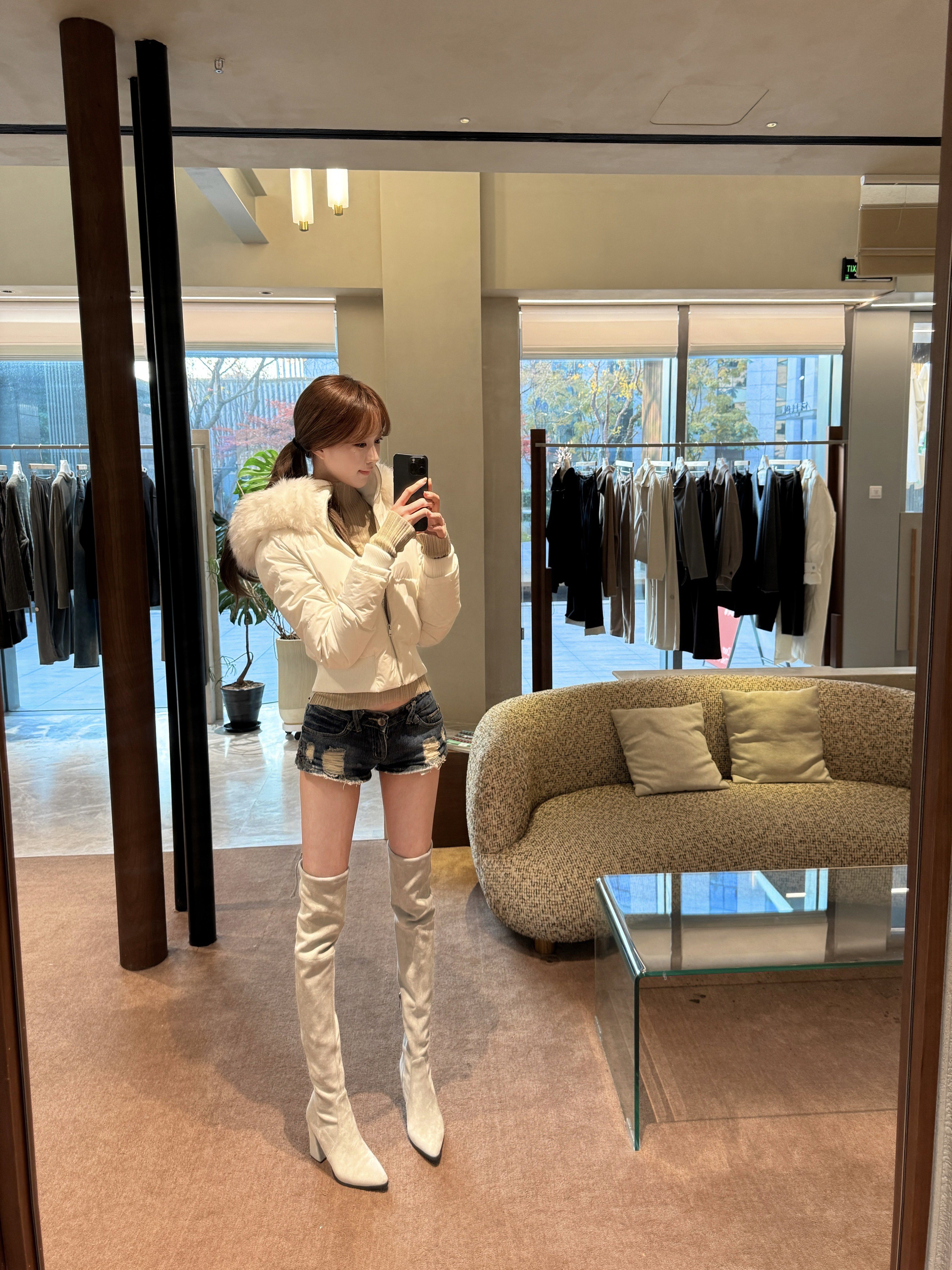 戈丹琳过膝弹力瘦瘦靴 粗跟高跟设计拉长比例 尖头黑色侧拉链方便穿脱