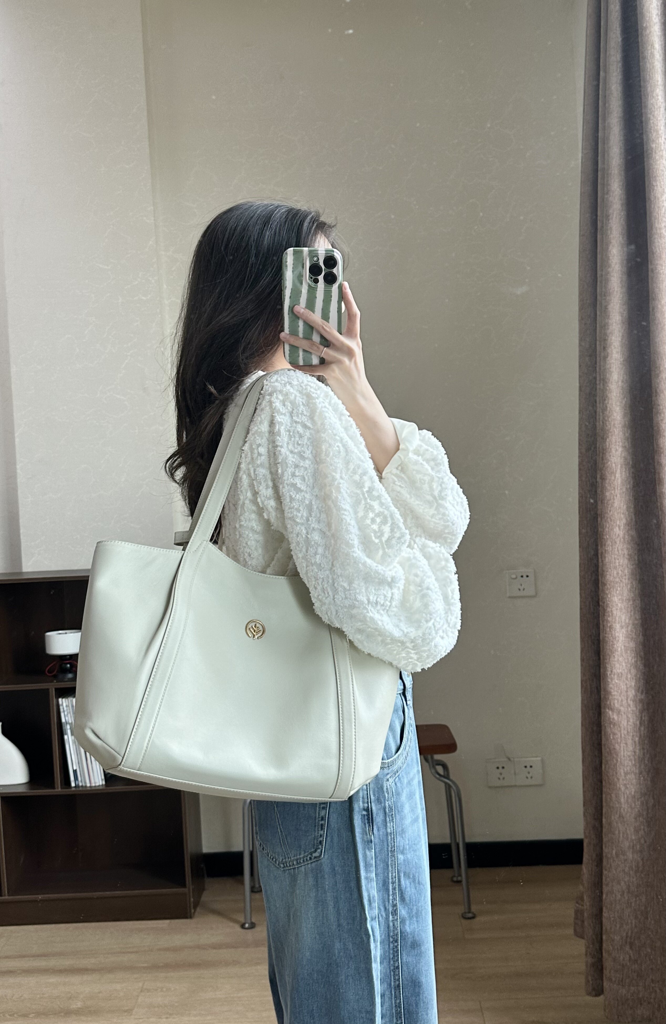 明星同款BAGTREE包包树「晚枫包」：植鞣牛皮的时光养色美学