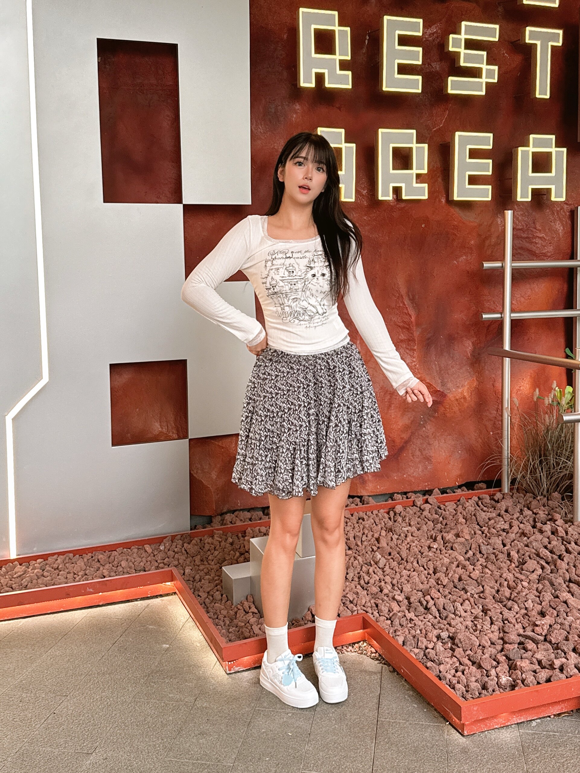 ELLE夏季法式碎花伞裙A字版型遮肉显瘦 碎花图案清新浪漫小众设计别致不撞款