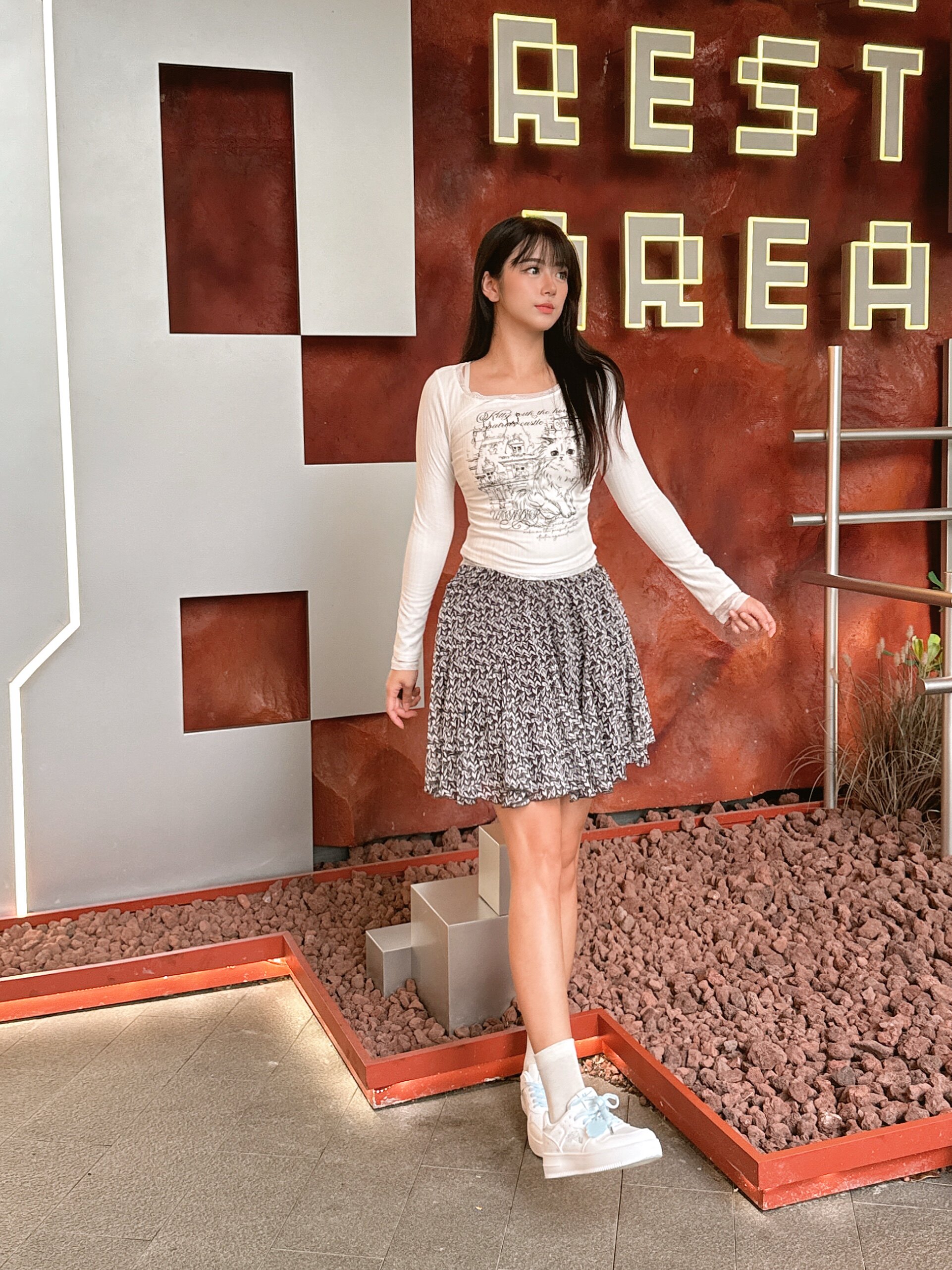 ELLE夏季法式碎花伞裙A字版型遮肉显瘦 碎花图案清新浪漫小众设计别致不撞款