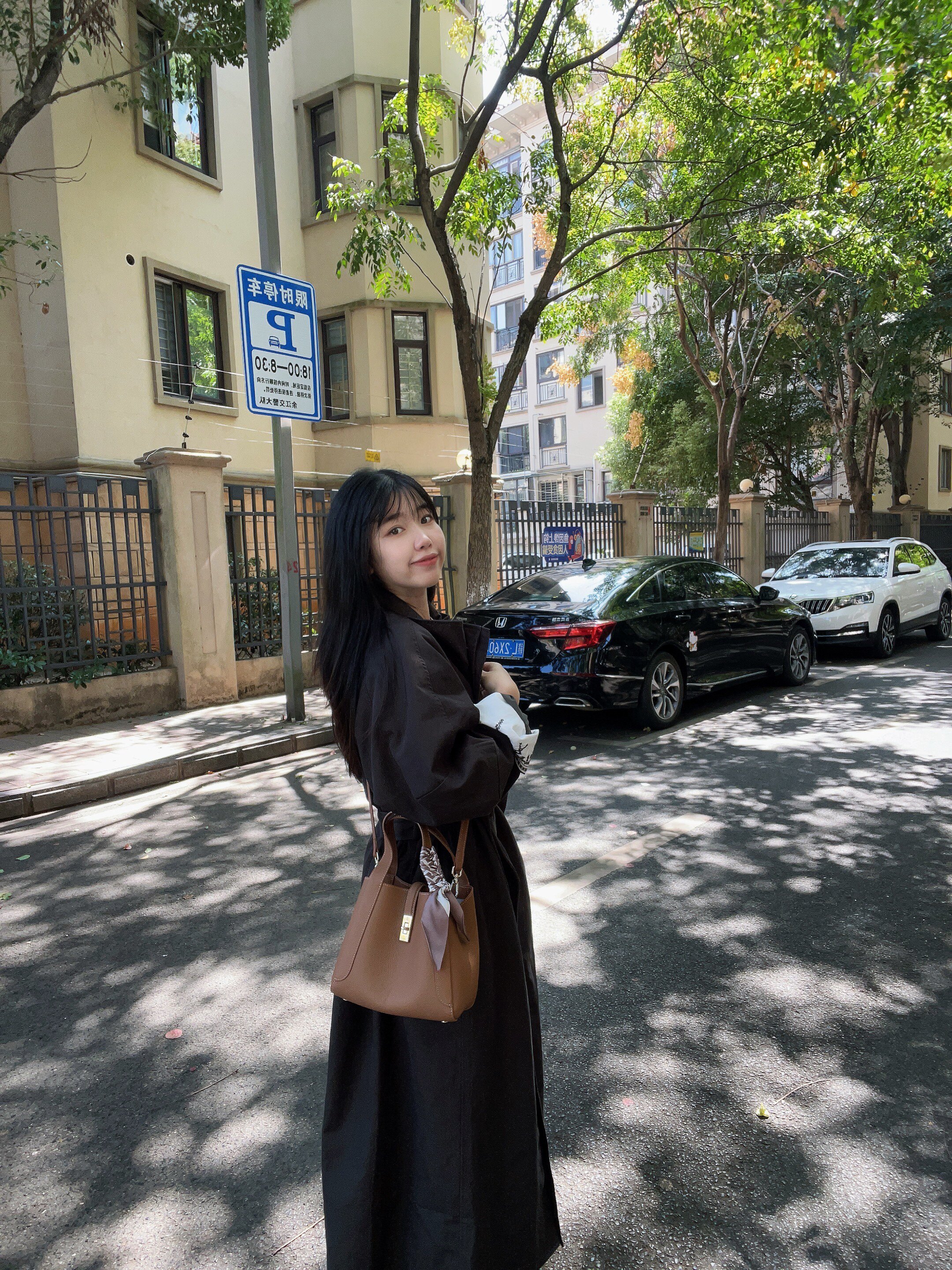 母亲节礼物优选！百丽真皮菜篮子妈妈包 红色喜庆大气 手提水桶包型大容量实用