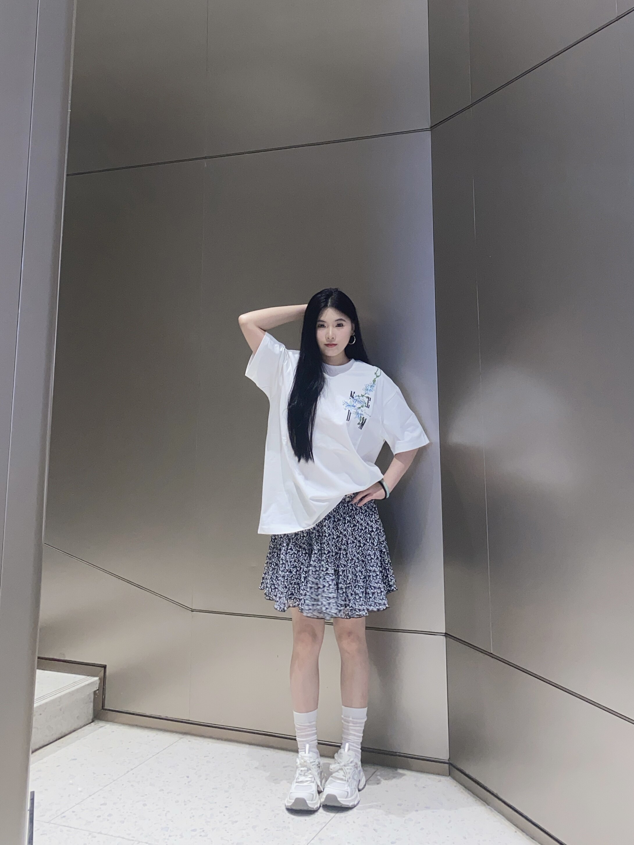 ELLE夏季法式碎花伞裙A字版型遮肉显瘦 碎花图案清新浪漫小众设计别致不撞款
