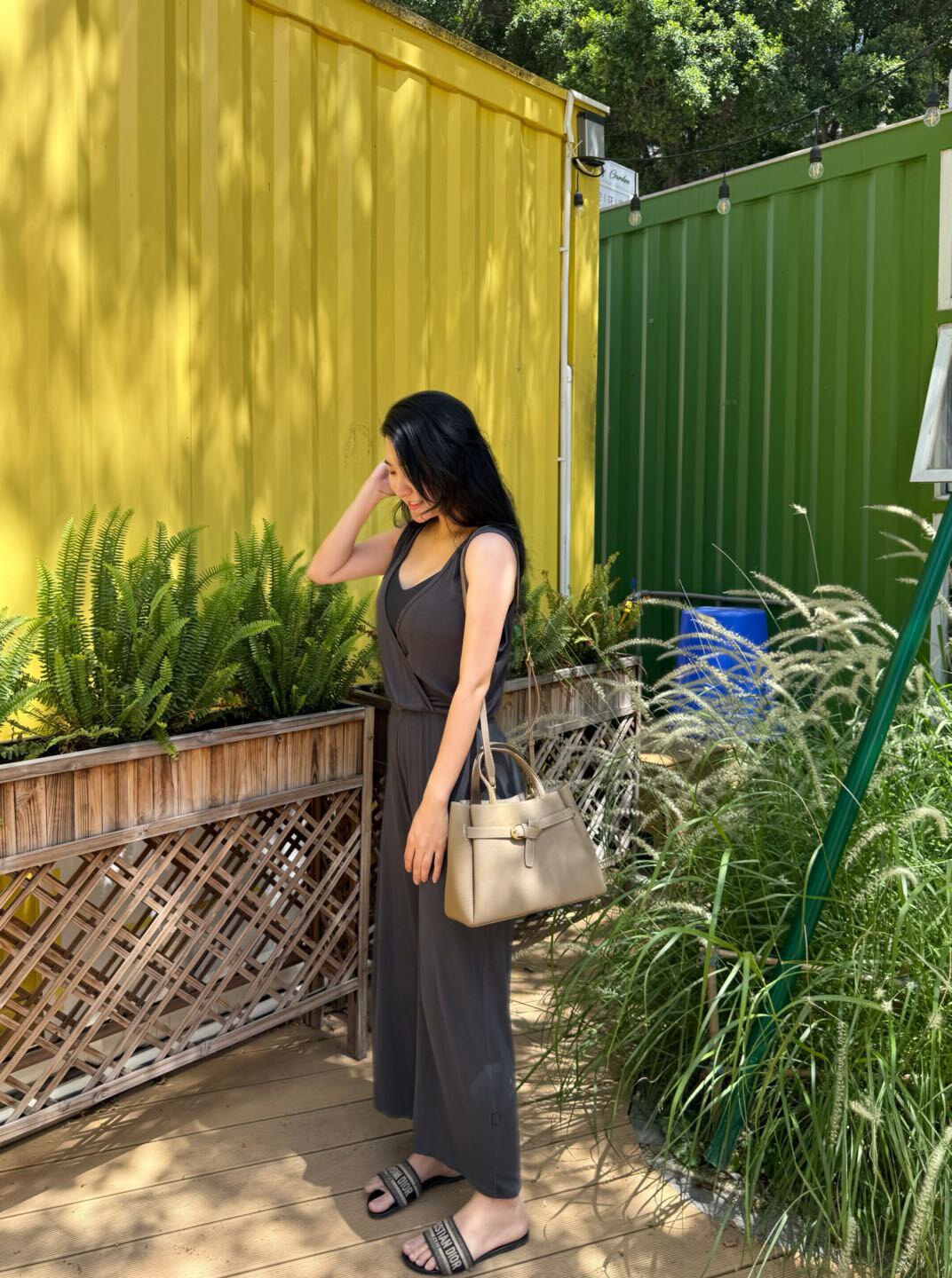 百丽质感真皮大容量托特包 牛皮材质高级耐磨 大容量装下电脑文件