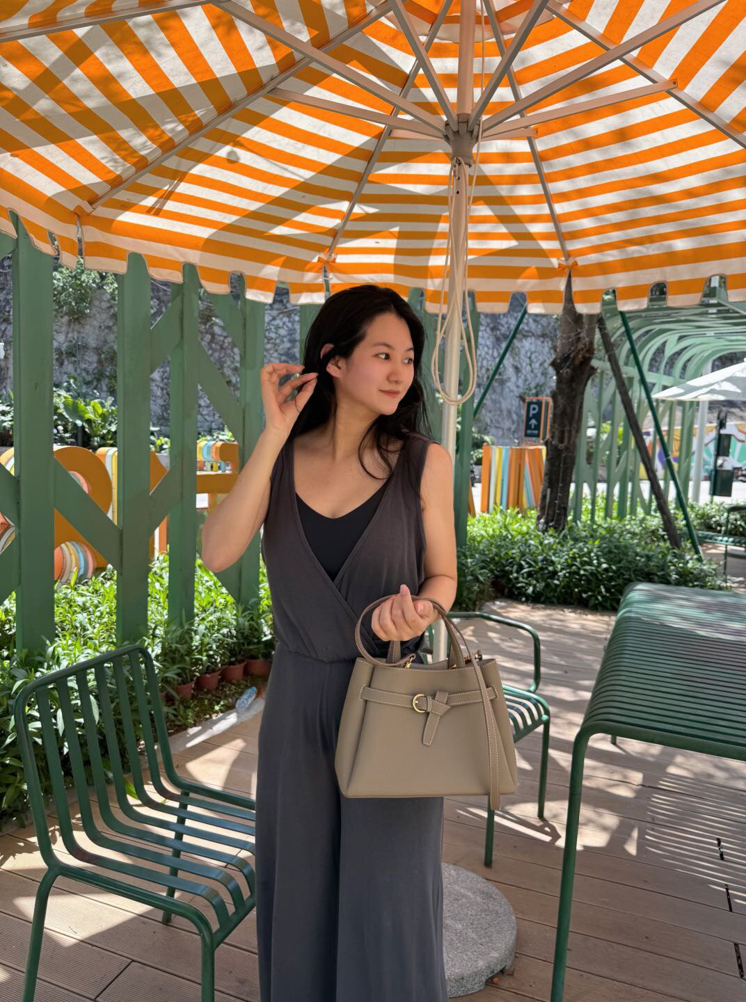 百丽质感真皮大容量托特包 牛皮材质高级耐磨 大容量装下电脑文件