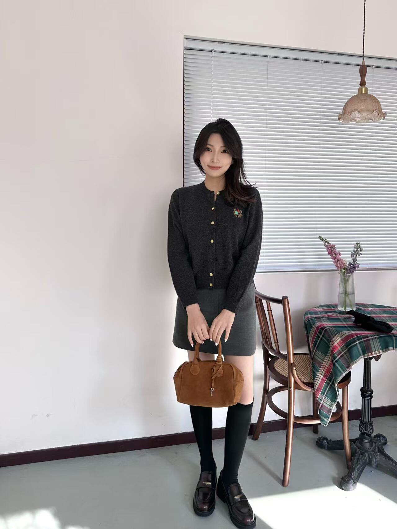 宋佳同款百丽海鸥乐福鞋2.0：厚底真皮的英伦飒爽美学