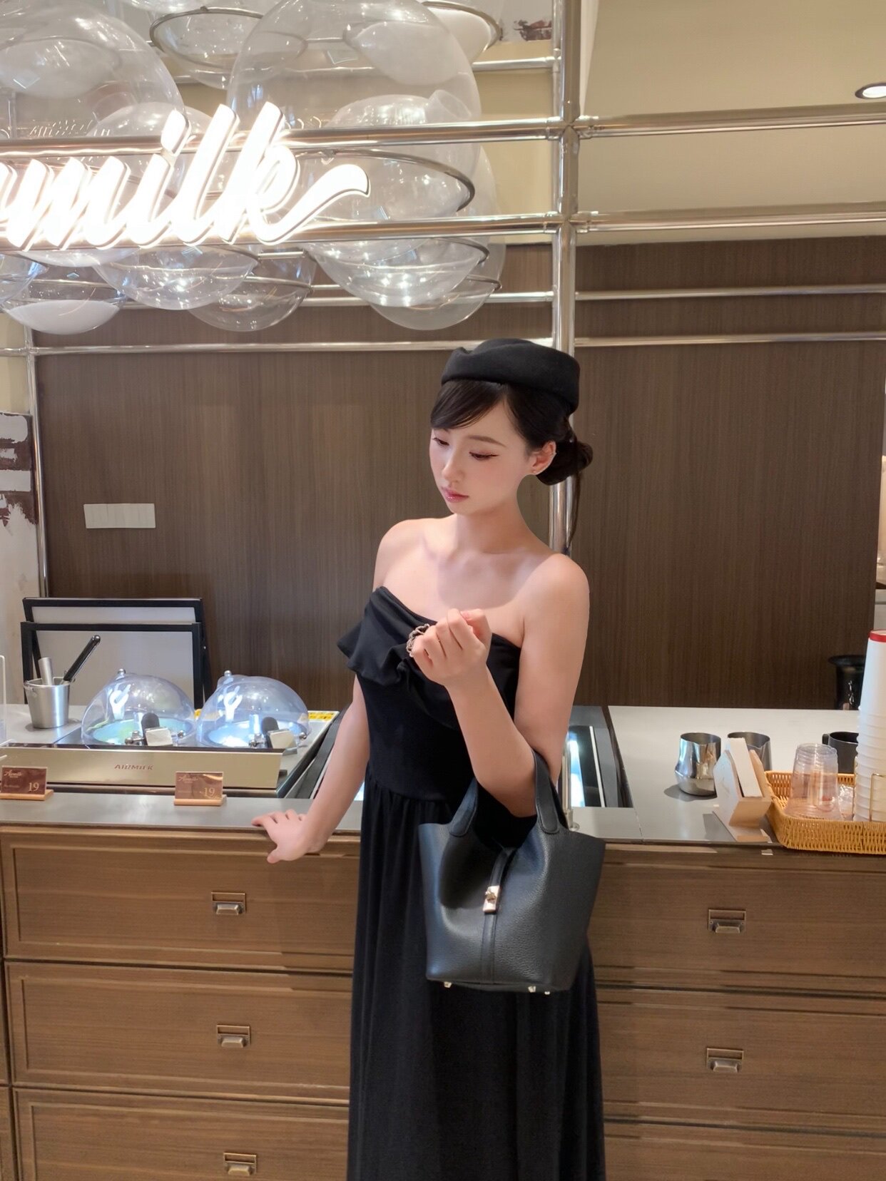 母亲节礼物优选！百丽真皮菜篮子妈妈包 红色喜庆大气 手提水桶包型大容量实用