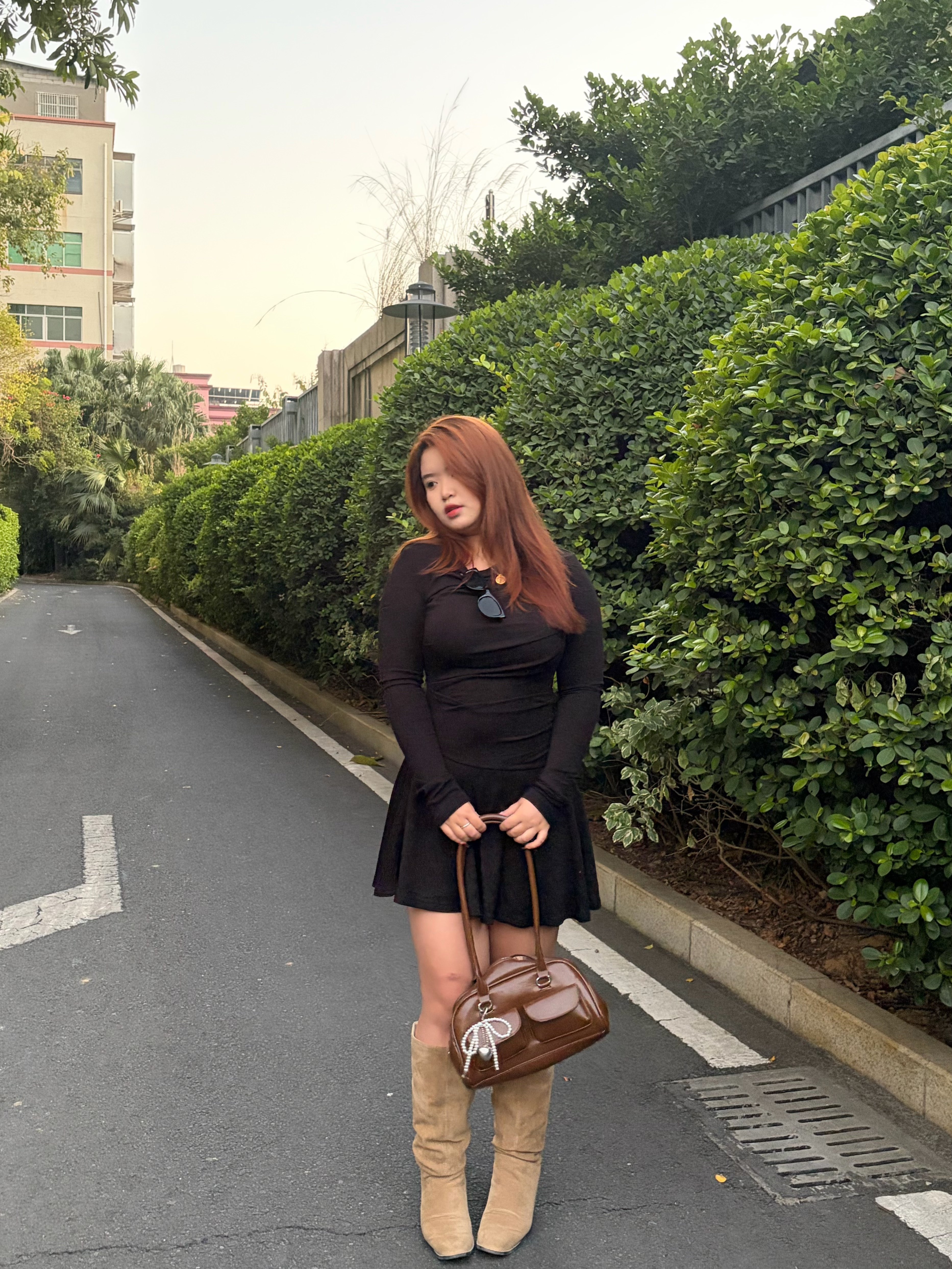 黑泽玄七2026早春新款胖mm收腰针织连衣裙：褶皱遮肉的显瘦自信美学