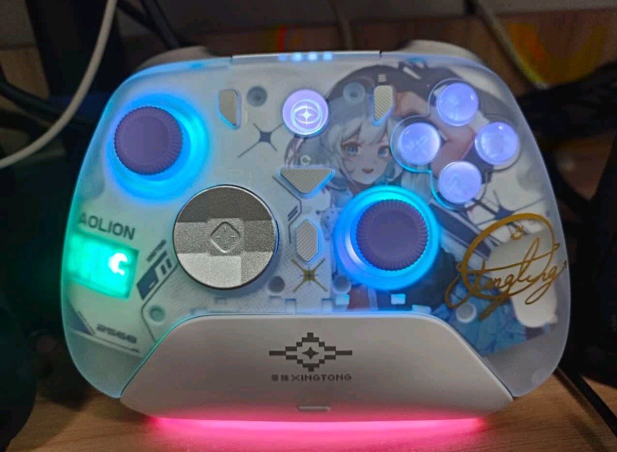 AOLION澳加狮K20游戏手柄星瞳联名款无线手柄支援PC Switch2 iOS安卓