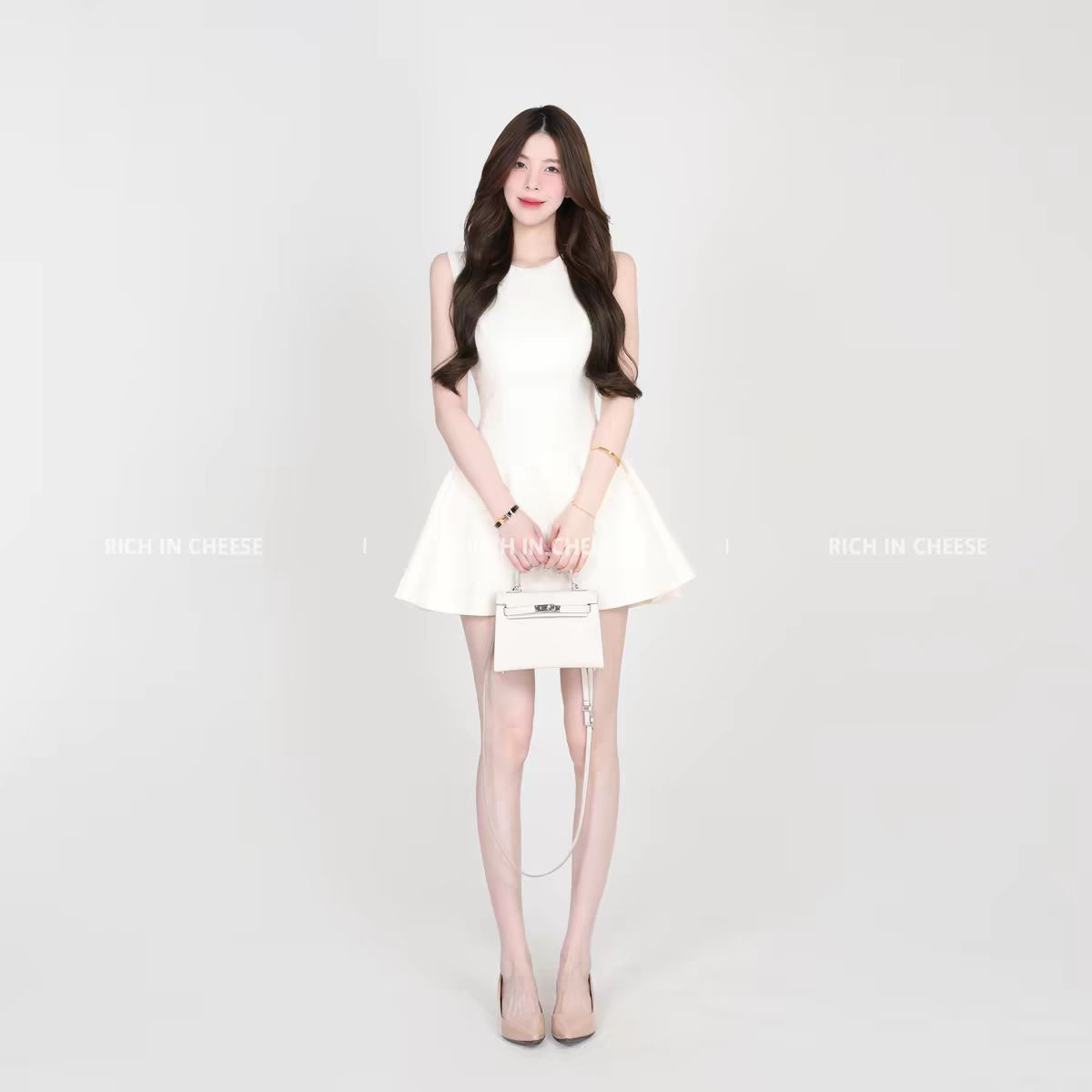 舒胡蕾夏日生日裙 法式无袖收腰设计 显瘦显高拉长比例 高级感气质满分