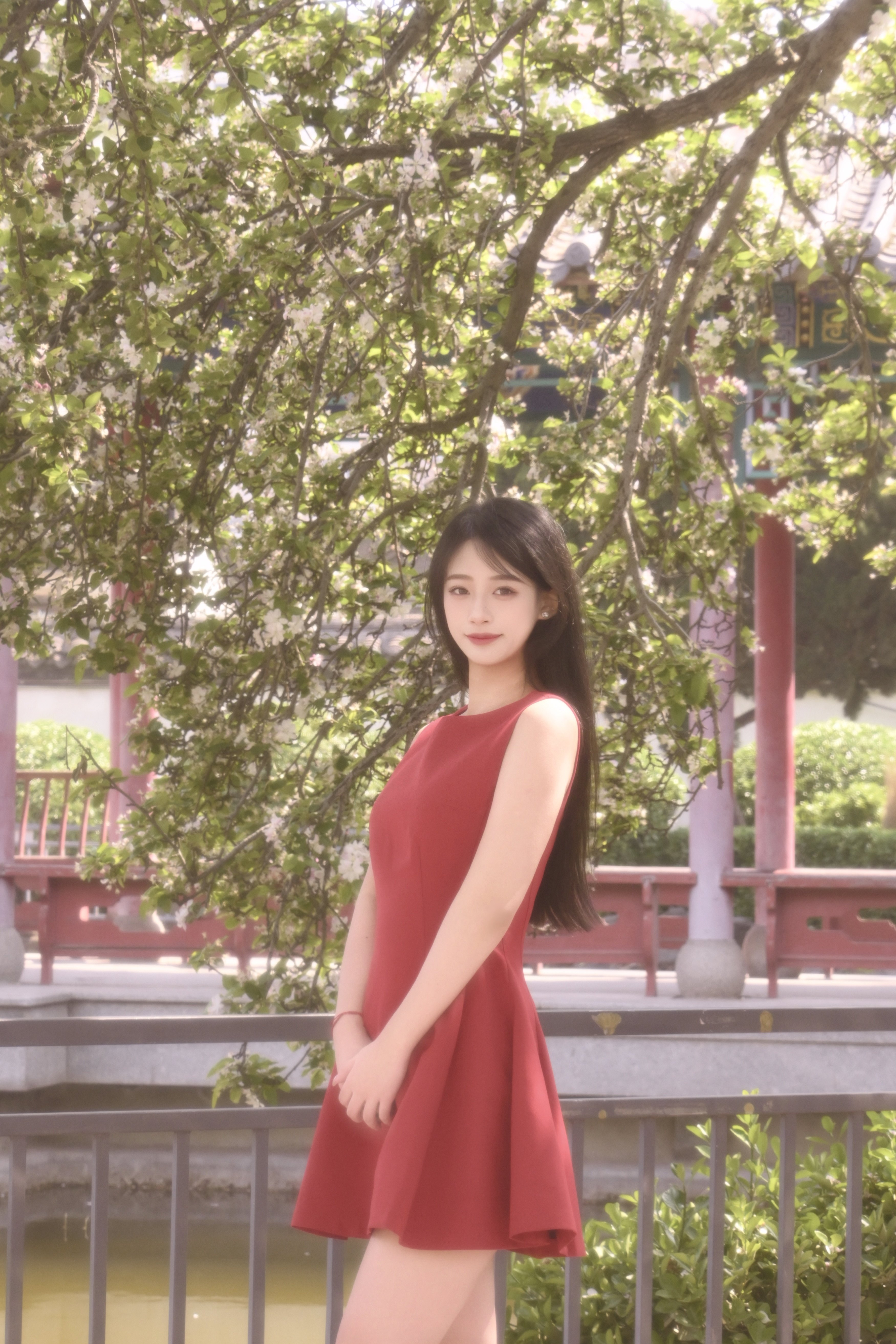 舒胡蕾夏日生日裙 法式无袖收腰设计 显瘦显高拉长比例 高级感气质满分