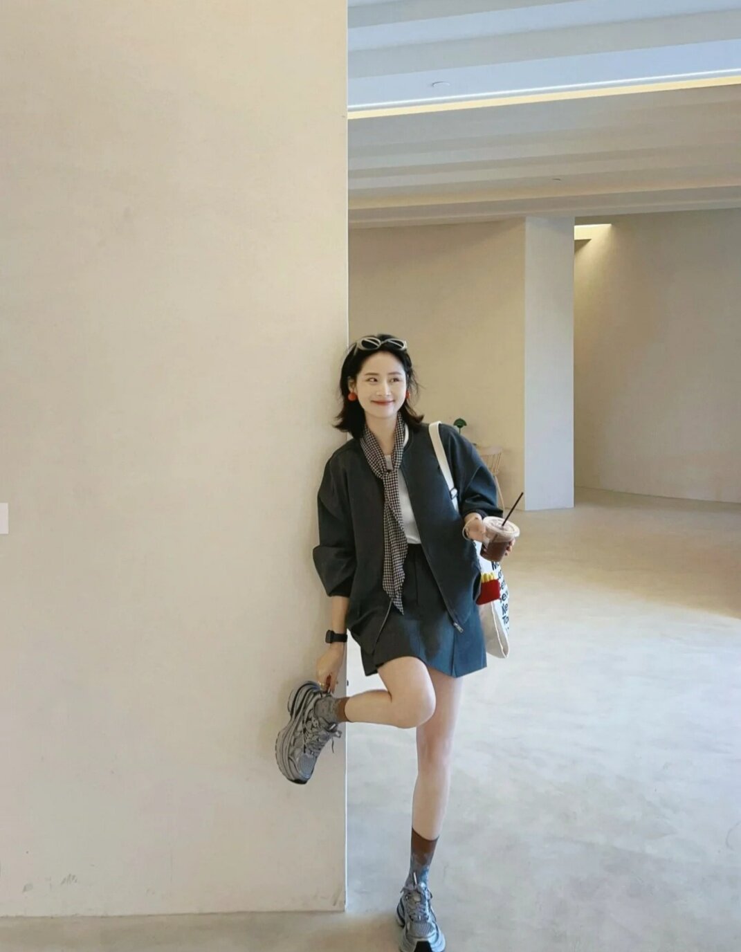 迪丽热巴同款骆驼银月老爹鞋 厚底增高拉长比例 银色系未来感十足