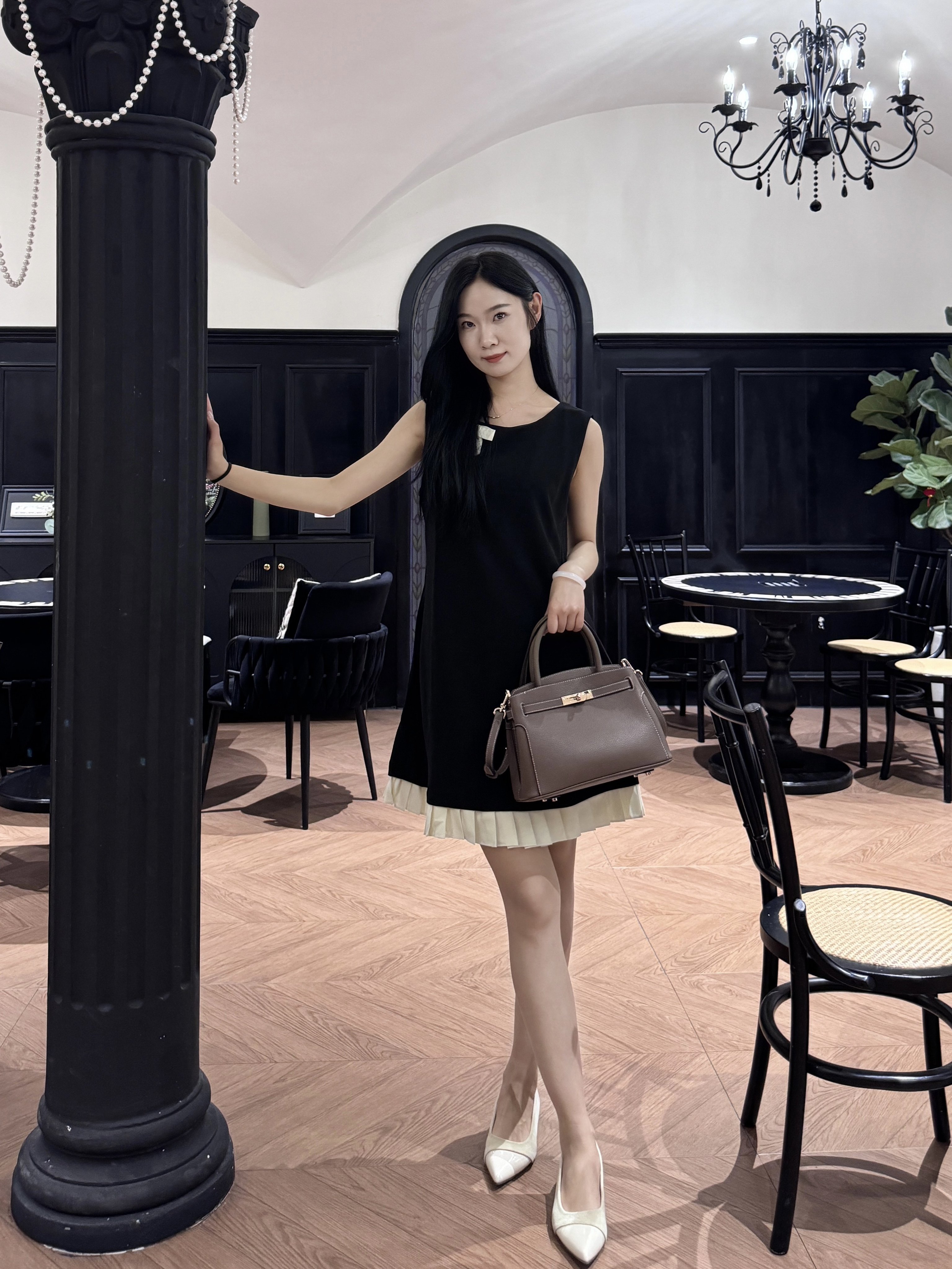 百丽鎏金岁月凯莉包 质感牛皮高级耐磨 大容量通勤 妈妈包婚包两用