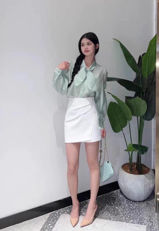 达芙妮夏季法式裸色高跟鞋 尖头细跟拉长比例 婚鞋通勤两相宜 气质百搭