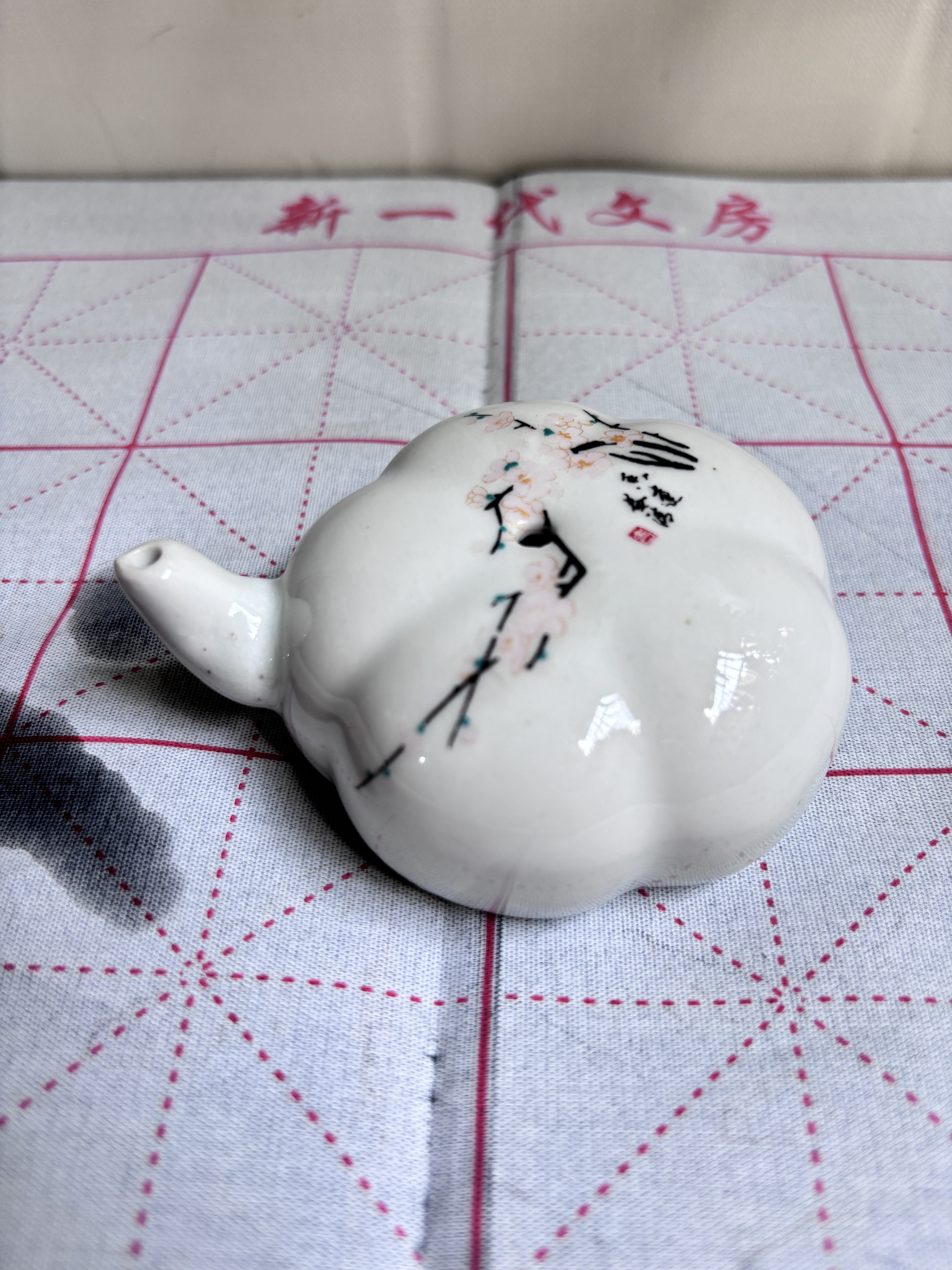 书法专用陶瓷滴水器创意水滴形砚滴壶国画研磨用滴水器玉水湖文房四宝