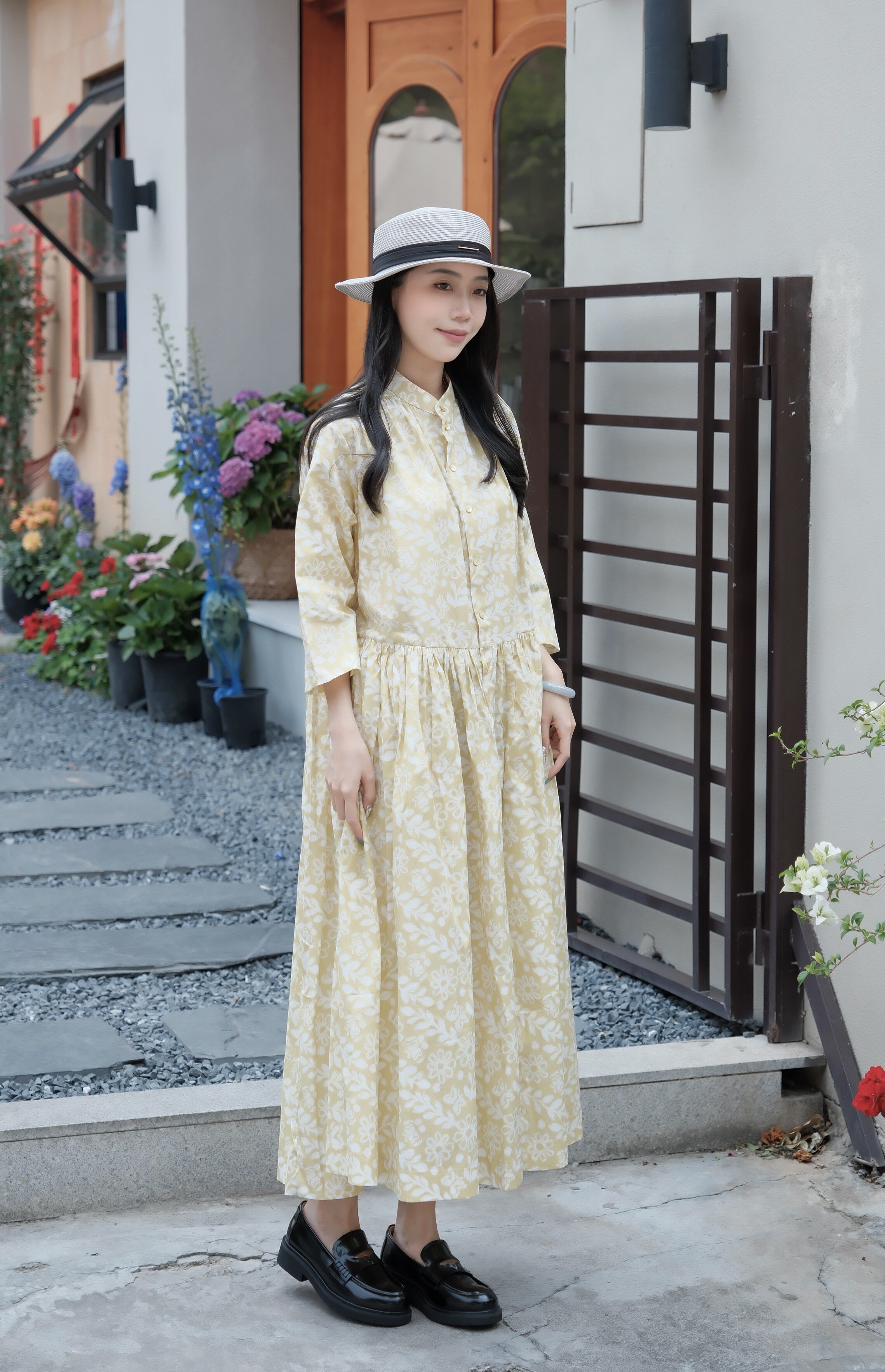 宋佳同款百丽海鸥乐福鞋2.0：厚底真皮的英伦飒爽美学