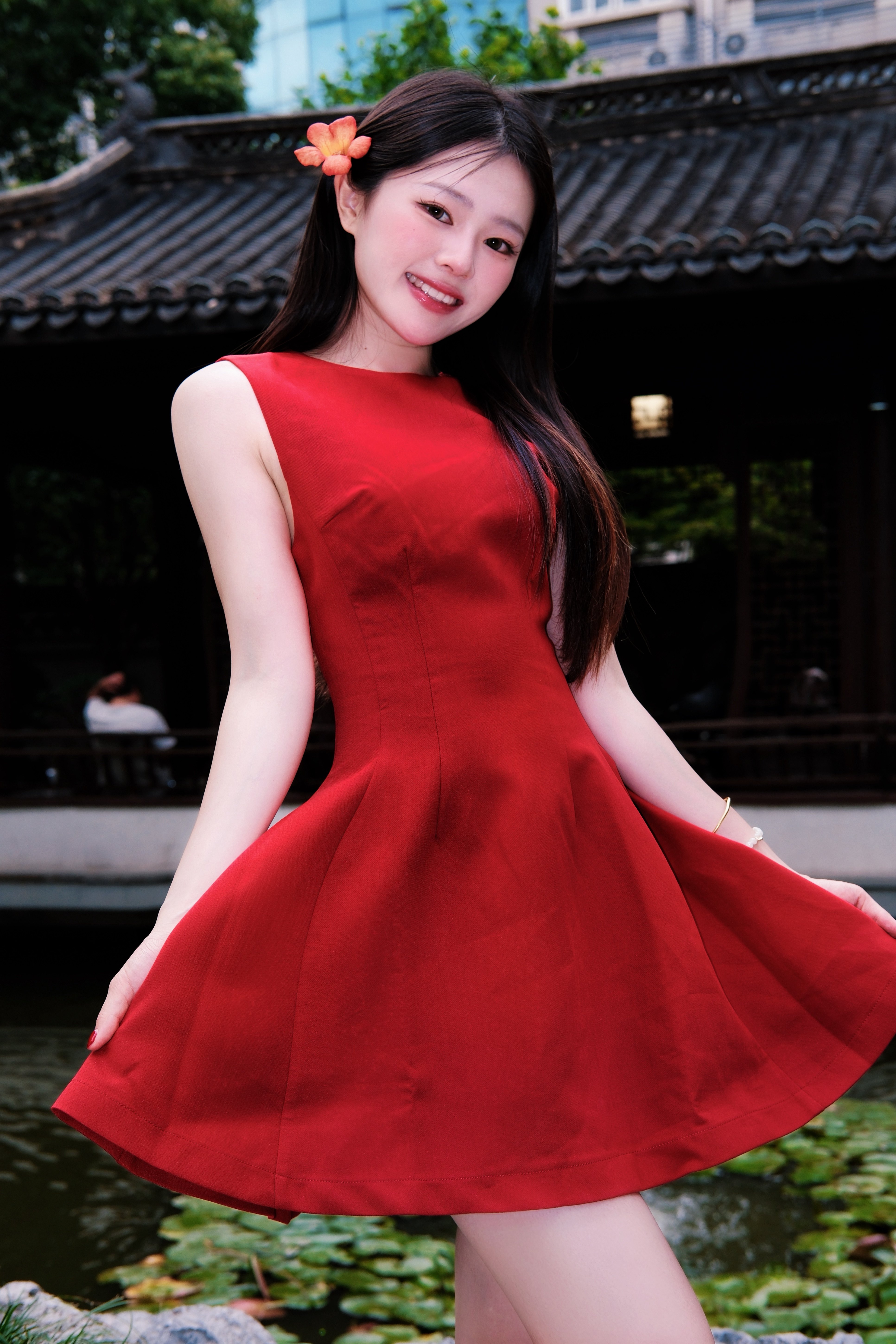 舒胡蕾夏日生日裙 法式无袖收腰设计 显瘦显高拉长比例 高级感气质满分