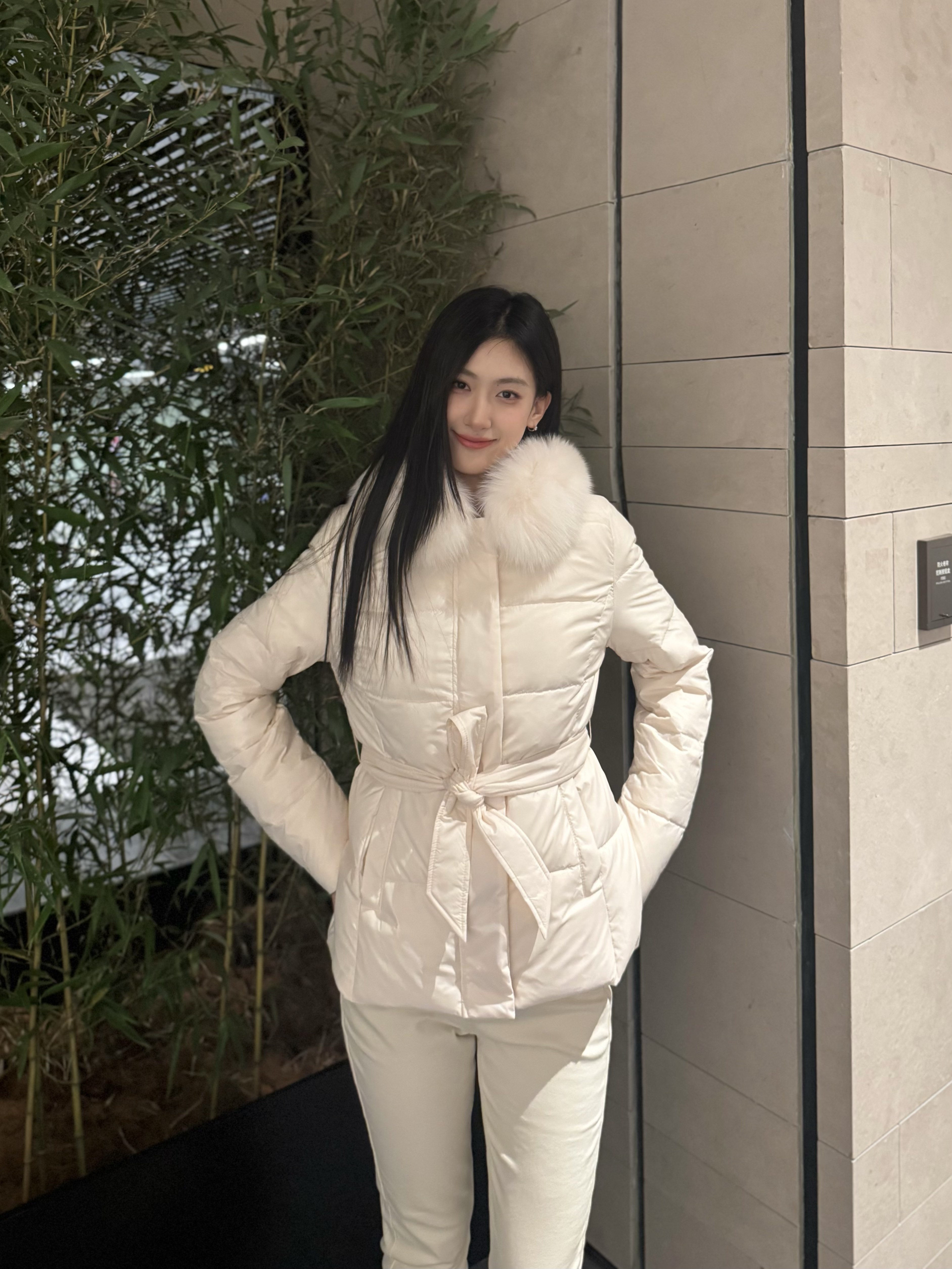 RUOYU若语半永久韩女裤 加绒修身设计保暖不臃肿 高腰小脚裤型拉长比例