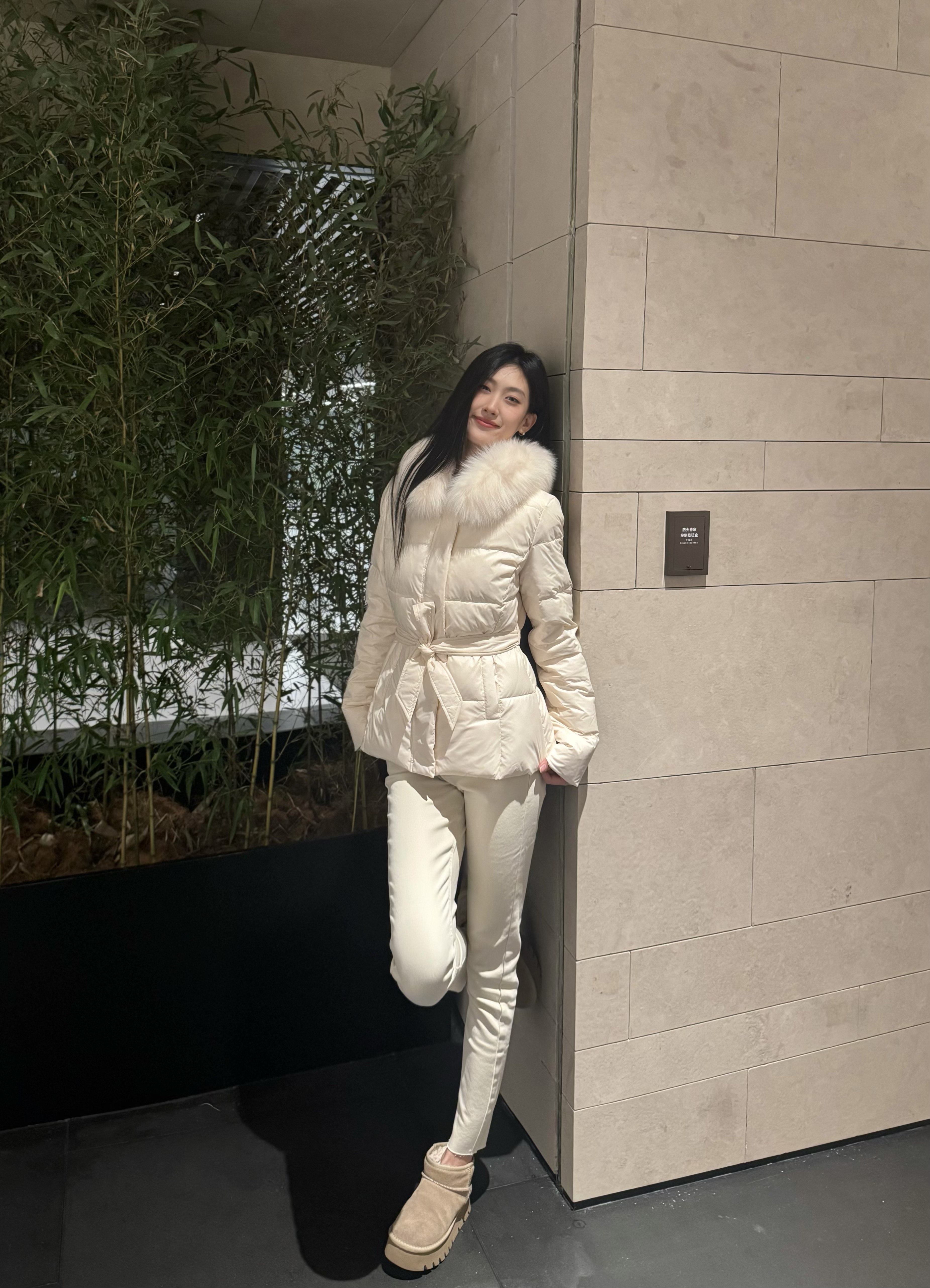 RUOYU若语半永久韩女裤 加绒修身设计保暖不臃肿 高腰小脚裤型拉长比例