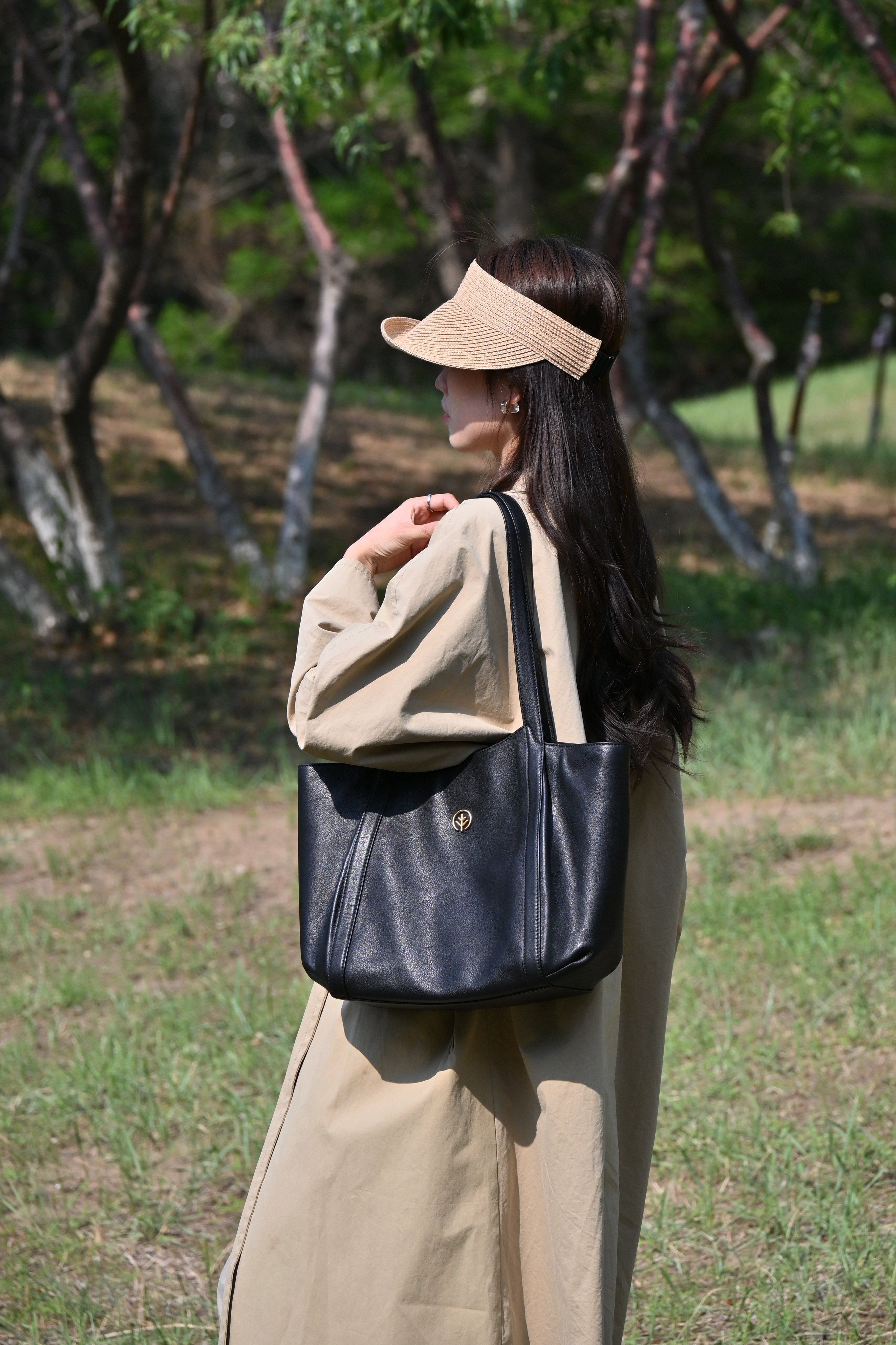 明星同款BAGTREE包包树「晚枫包」：植鞣牛皮的时光养色美学