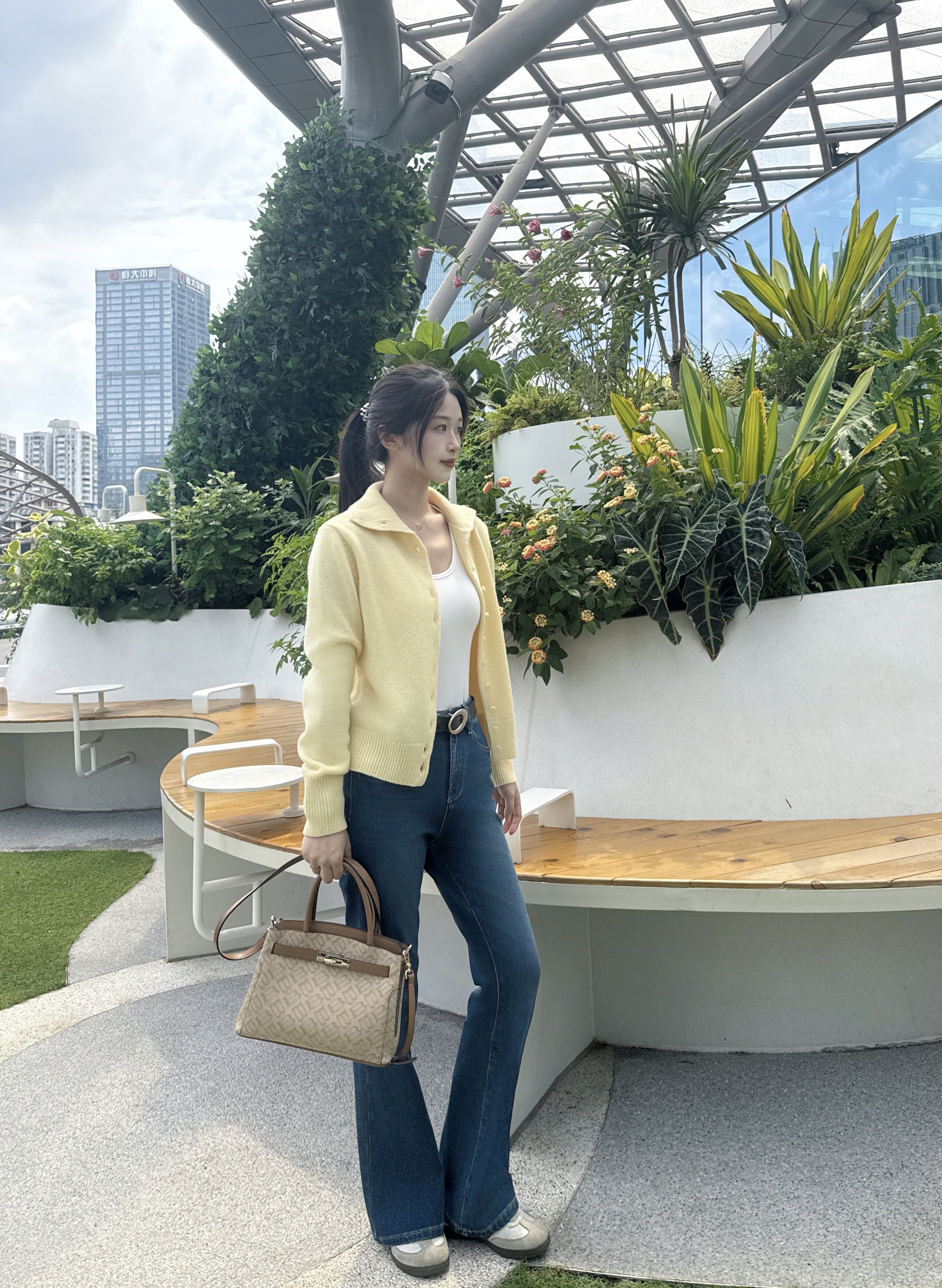 百丽鎏金岁月凯莉包 质感牛皮高级耐磨 大容量通勤 妈妈包婚包两用