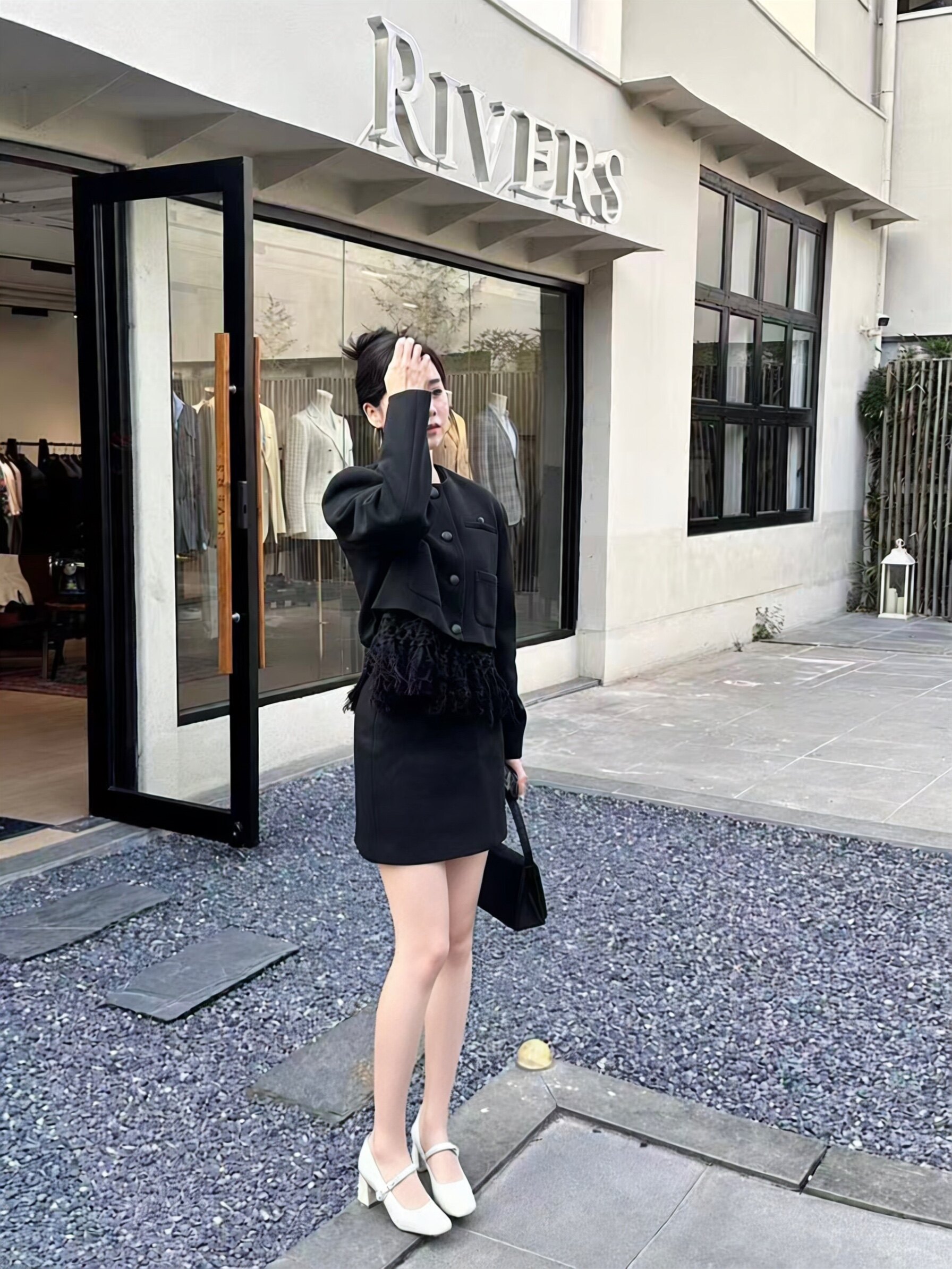 孙乐言毛晓彤同款百丽「白月光」红色高跟玛丽珍单鞋：脚踝间的复古红玫瑰