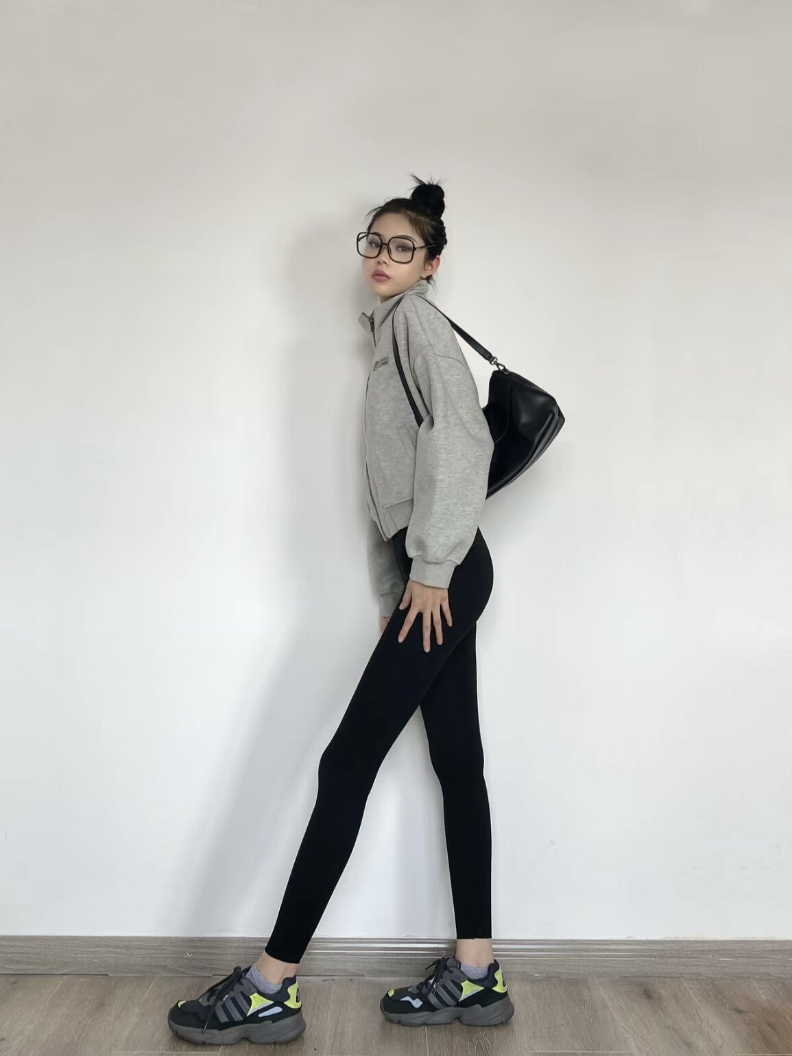 小野和子春季鲨鱼裤 薄款塑形收腹提臀 瑜伽外穿两相宜 高腰设计拉长比例
