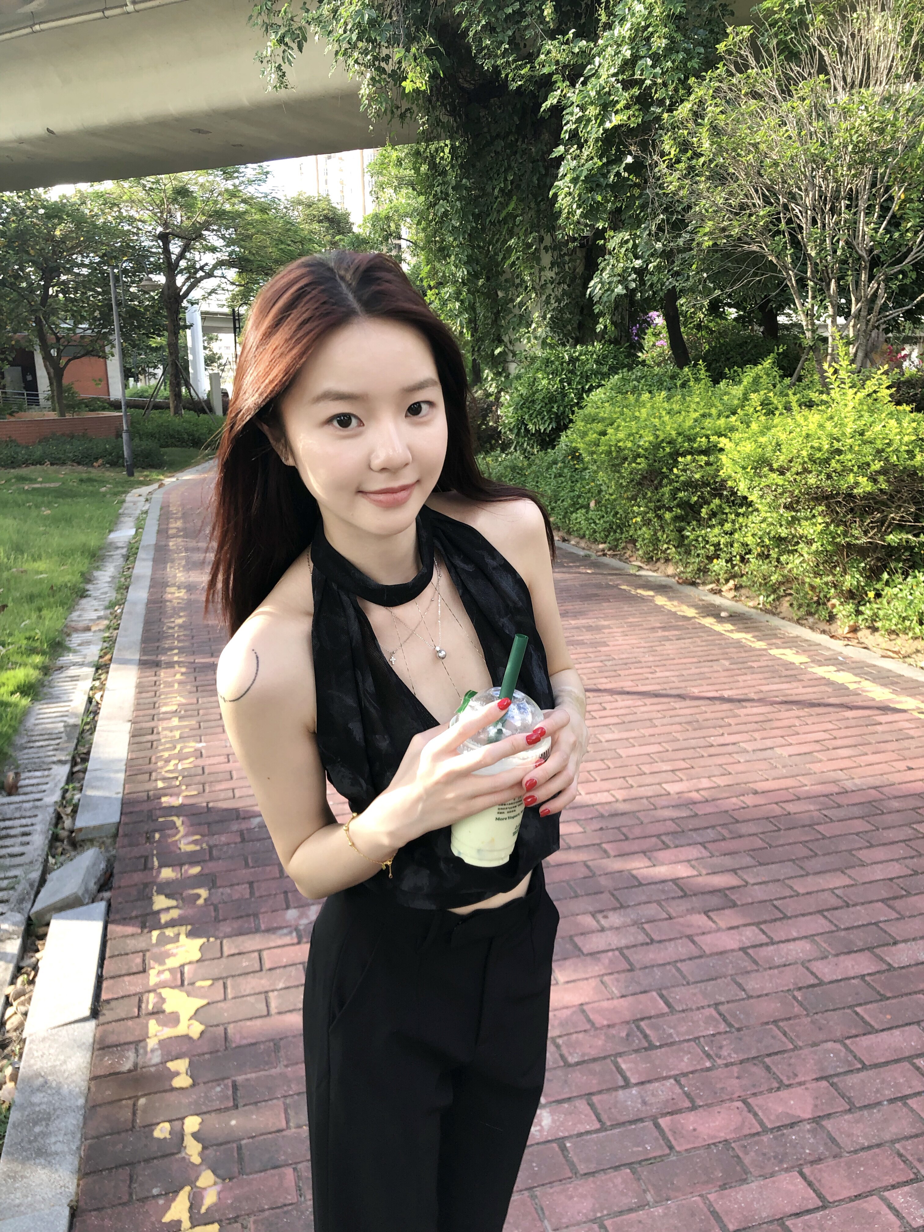 VIAPITTI夏季爆款链条荡领挂脖背心 收腰修身显瘦百搭 辣妹风与设计感并存
