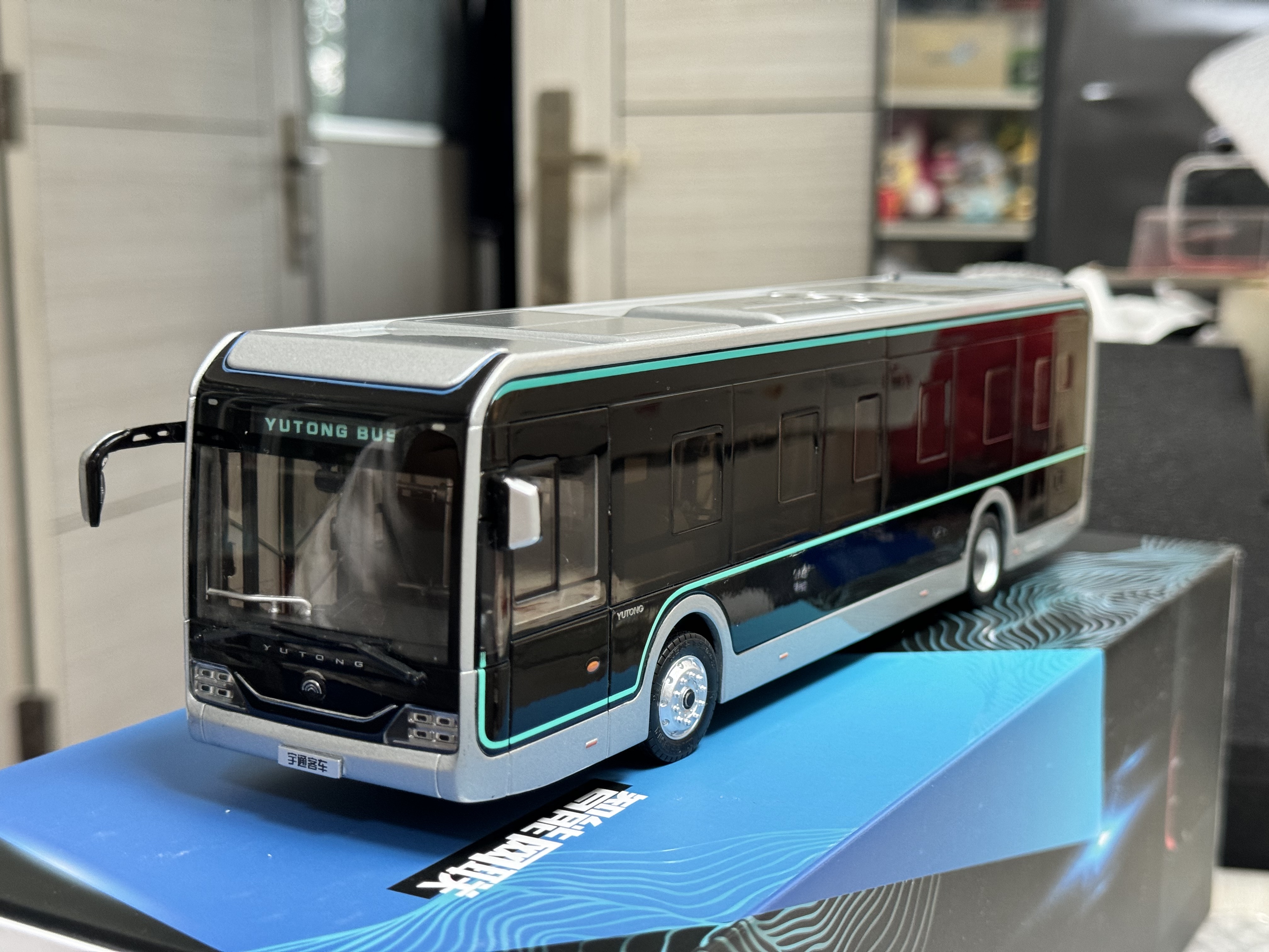 1/42宇通バスモデルU12ダイヤモンドモデル 上海バス 純電気バス 合金