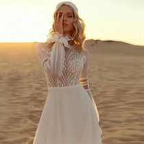 Van Na Xianyi Bohemia light wedding dress long sleeve elegant simple fairy senvery outdoor lawn tour light gauze