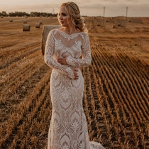 Van Na Xianyi Outdoor Light Wedding Bride Wedding New Mori Simple Retro Small Tail Dress Bohemia