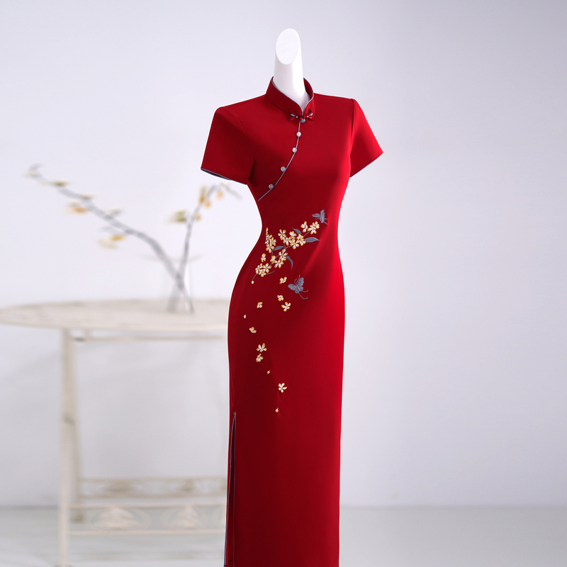 Red Vintage Cheongsam for Women, New Chinese-Style Engagement and Wedding Dress, Bride's Gown for Summer, Good Luck on Exams