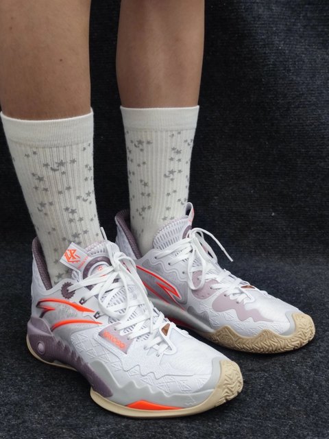 ANTA Frenzy 5th Generation Basketball Shoes Men's Christmas White 2023 Autumn Nitrogen Technology 5pro ເກີບກິລາ 112331106