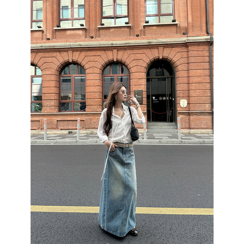 Fangting Retro Denim Skirt for Women, Autumn Slit Design, Washed and Distressed, Slimming, Versatile Long Skirt