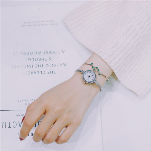 Gió lạnh in vòng tay gió retro cô gái phiên bản Hàn Quốc của cô sinh viên đơn giản Sen Sở hữu chiếc vòng tay hoang dã đơn giản vòng tay đá